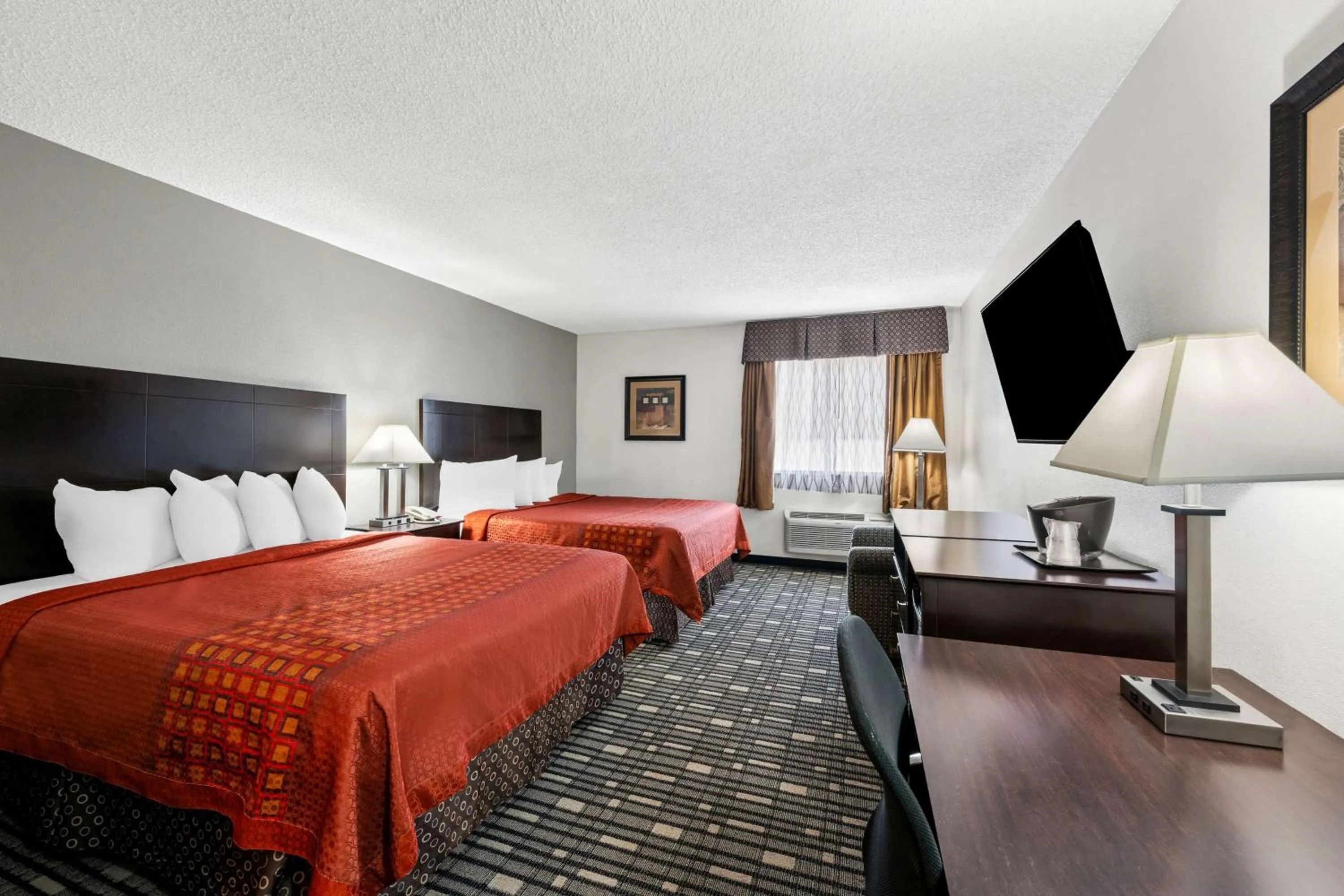 Bedroom, Bed in SureStay Plus Hotel by Best Western Lubbock Medical Center