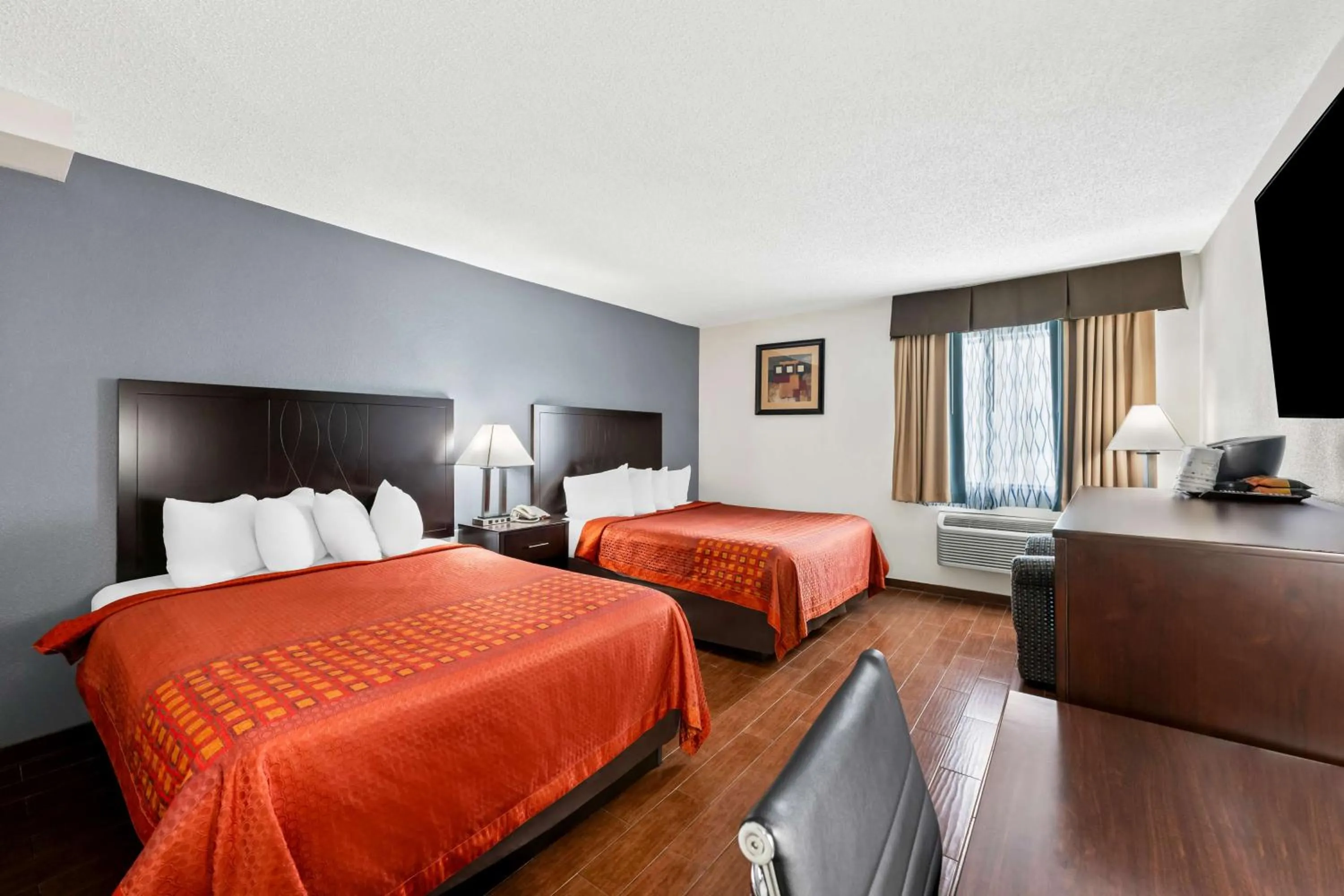 Bedroom, Bed in SureStay Plus Hotel by Best Western Lubbock Medical Center