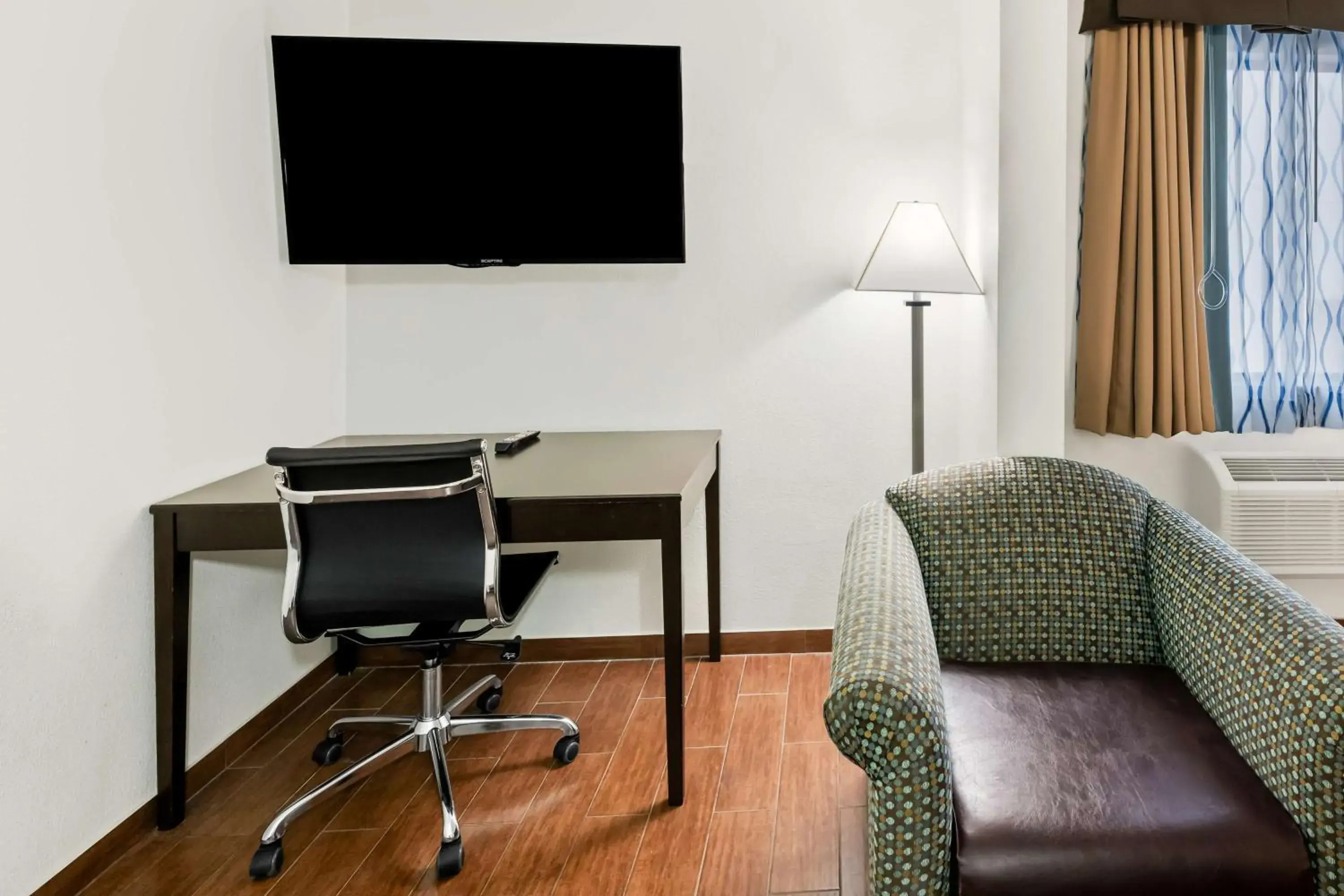 King Room - Disability Access in SureStay Plus Hotel by Best Western Lubbock Medical Center King Room - Disability Access in SureStay Plus Hotel by Best Western Lubbock Medical Center