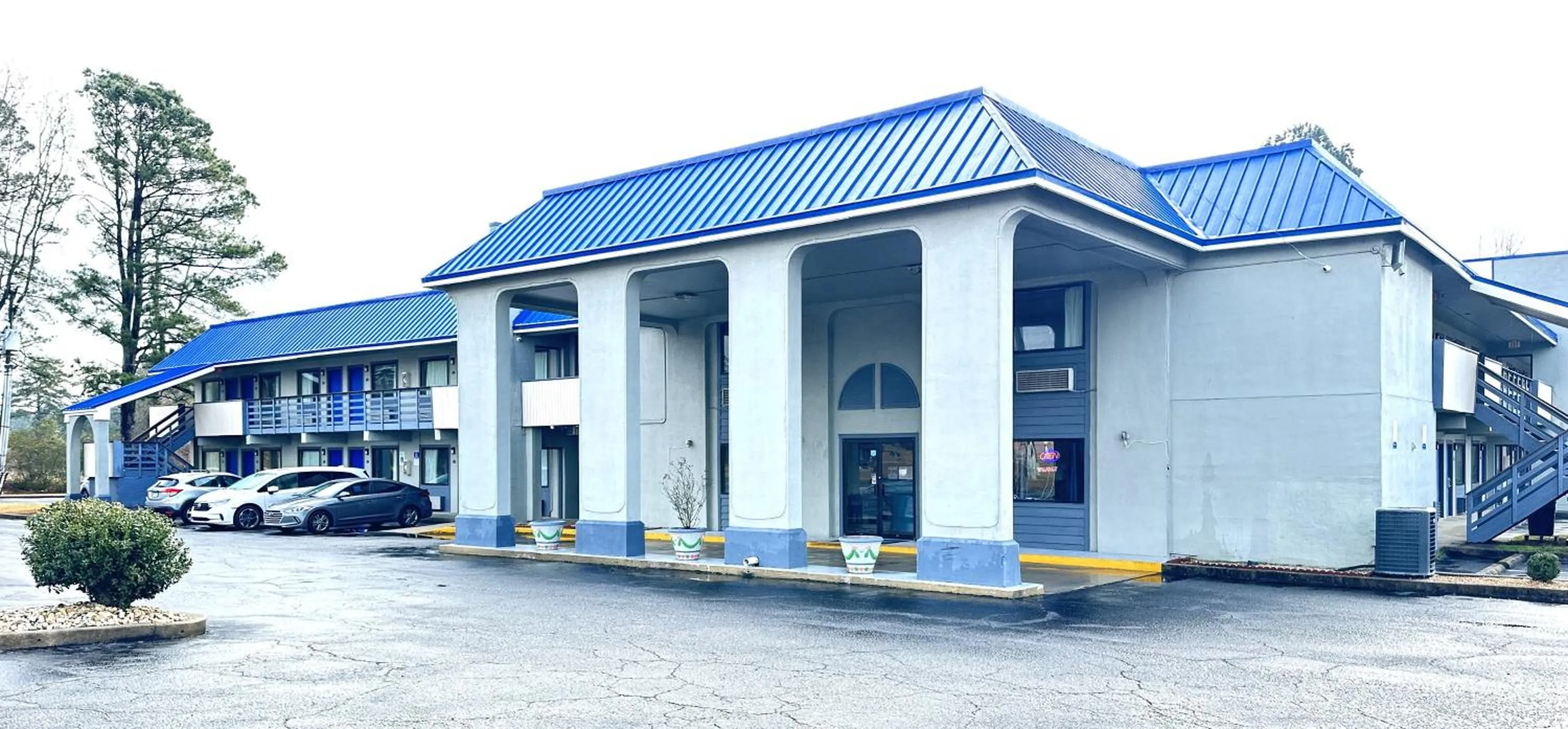 Property building in Rodeway Inn & Suites Plymouth Hwy 64