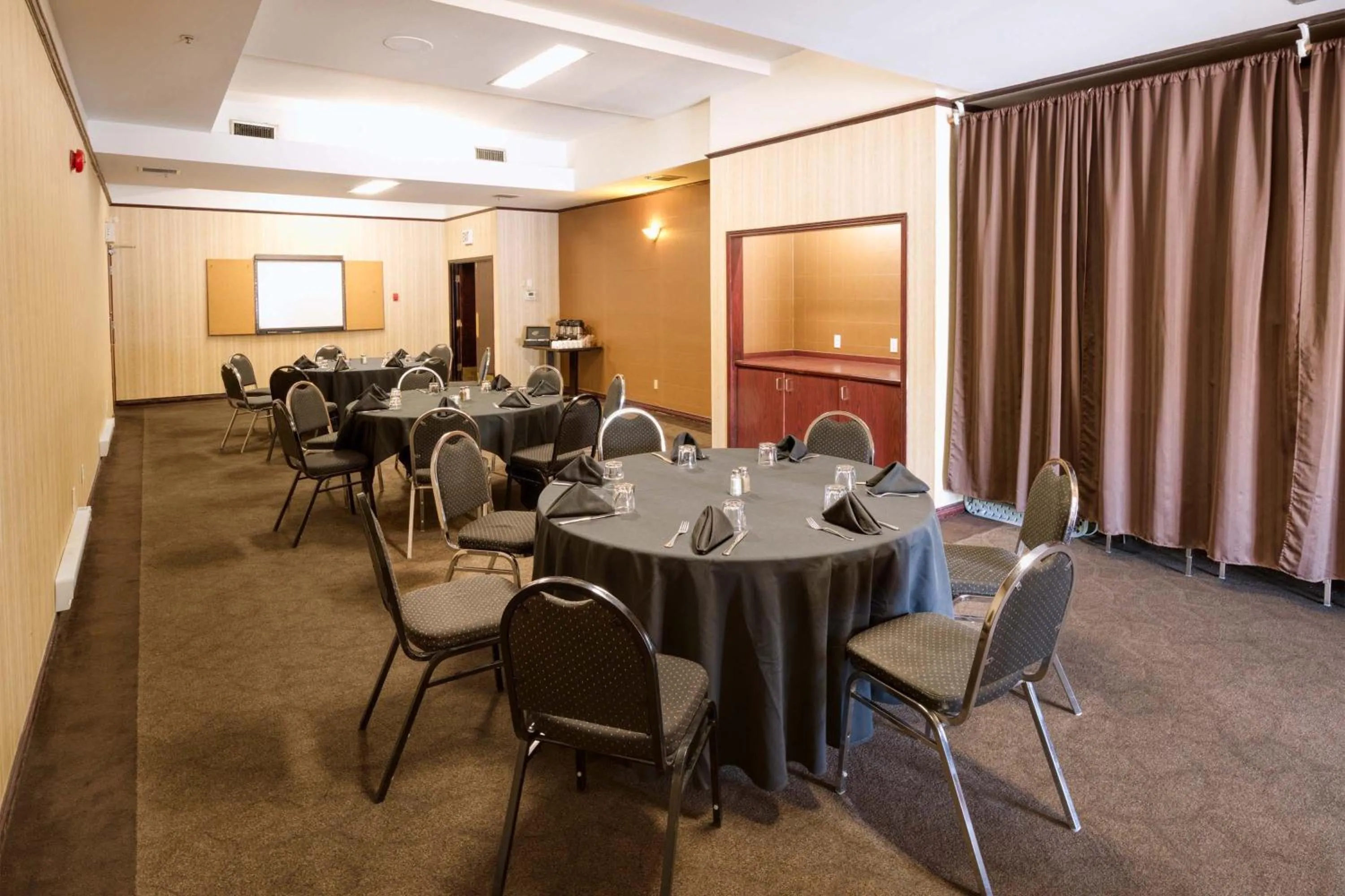 Meeting/conference room in Sandman Hotel Penticton