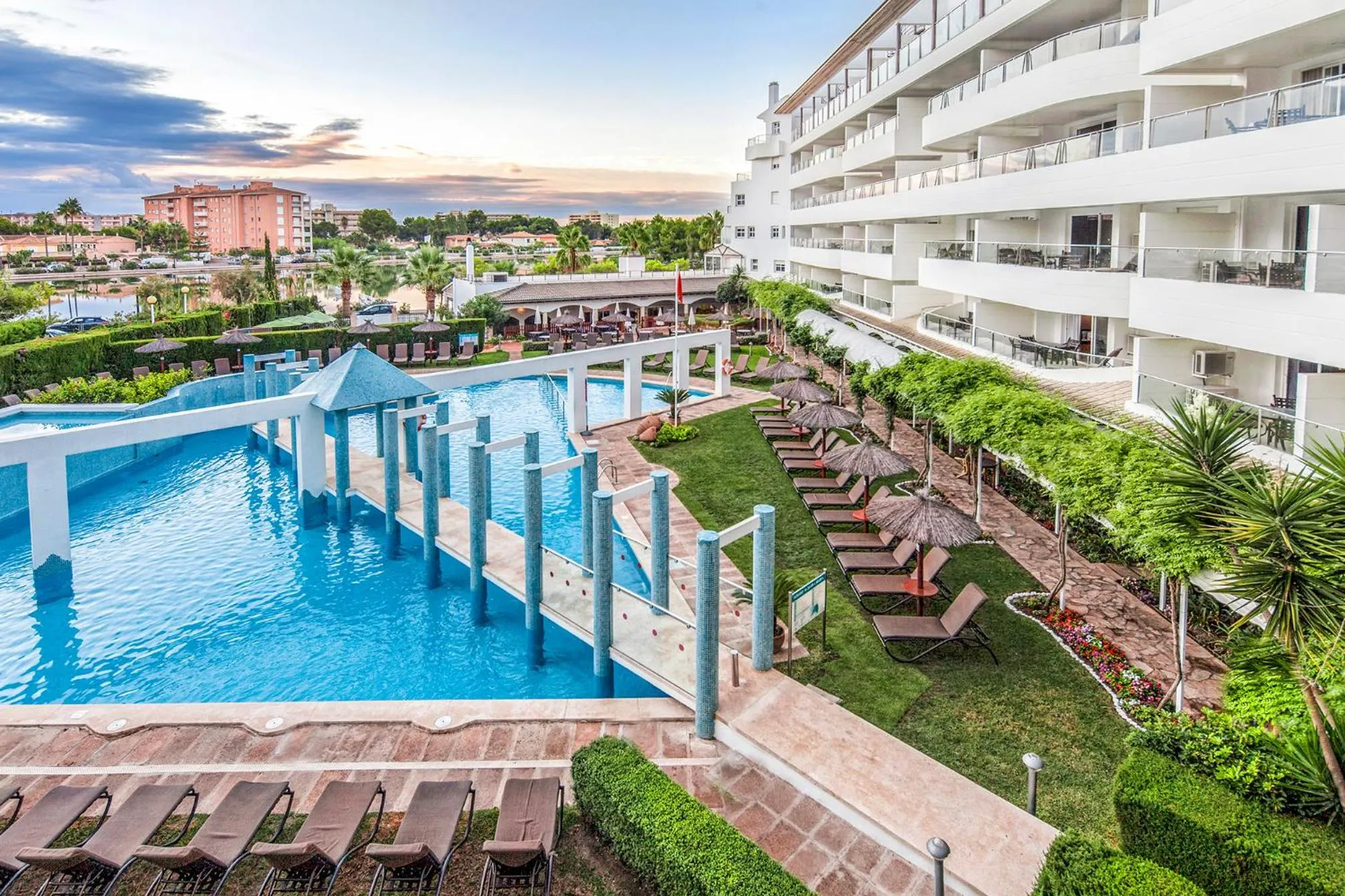 Pool view in Ona Garden Lago