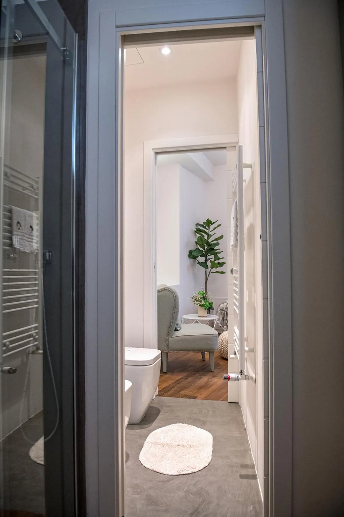 Toilet in Palazzo Scotto - Widespread Collection