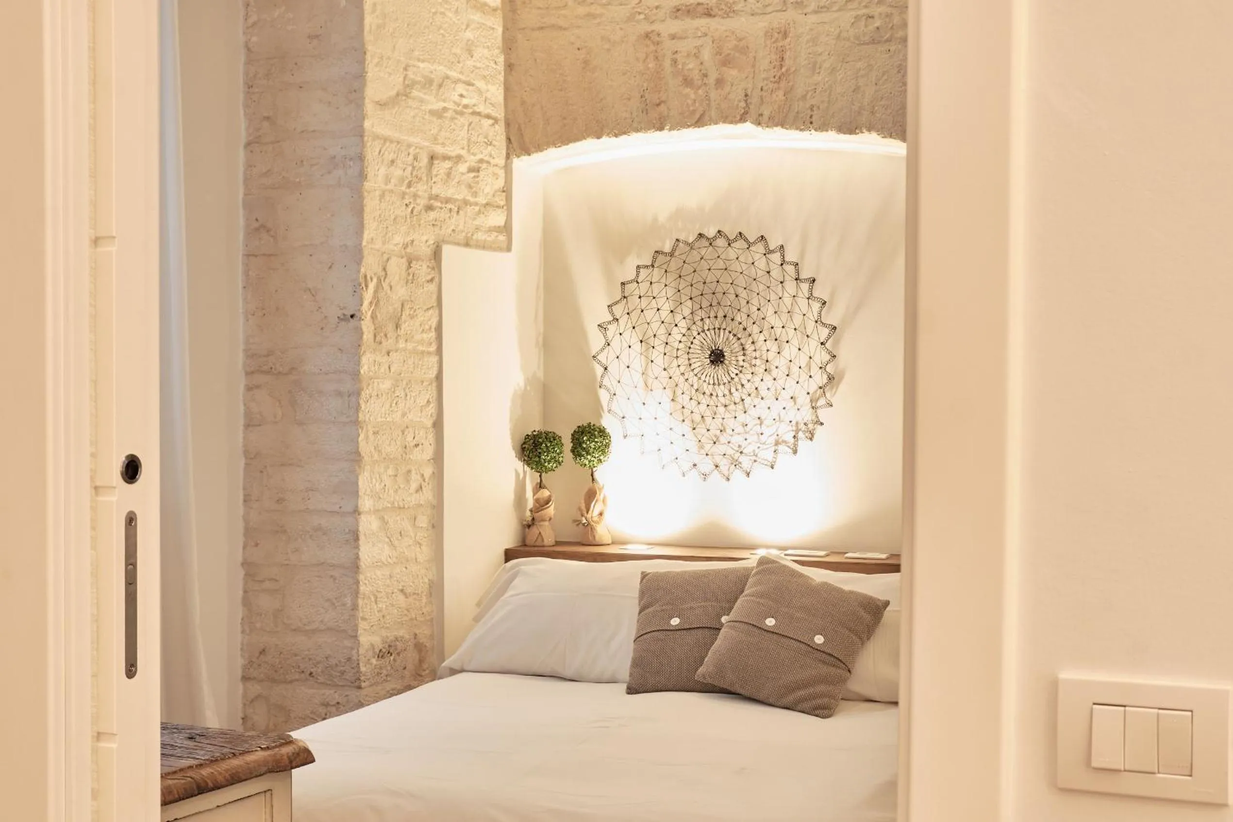 Bed in Palazzo Scotto - Widespread Collection