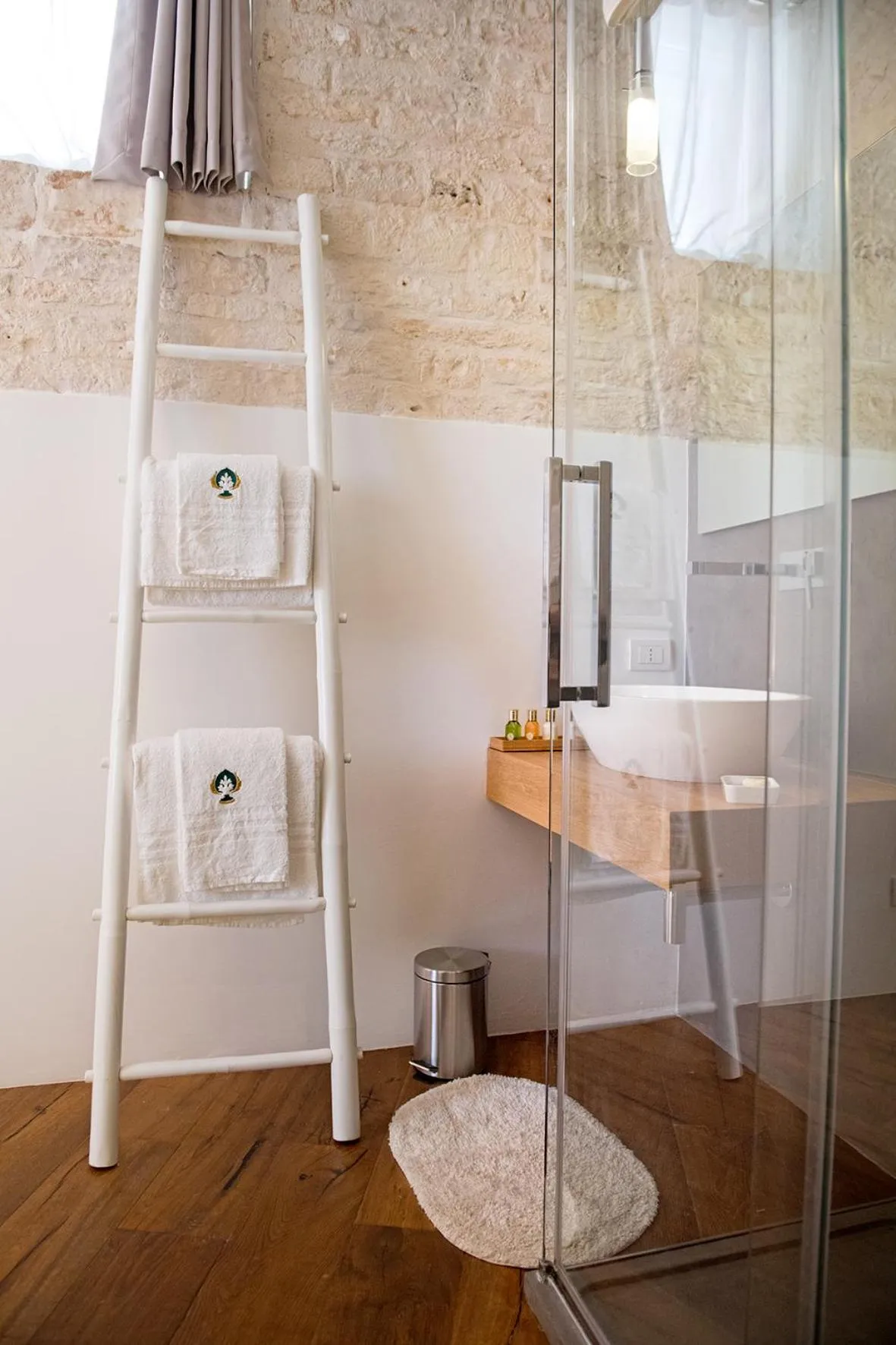 Shower in Palazzo Scotto - Widespread Collection