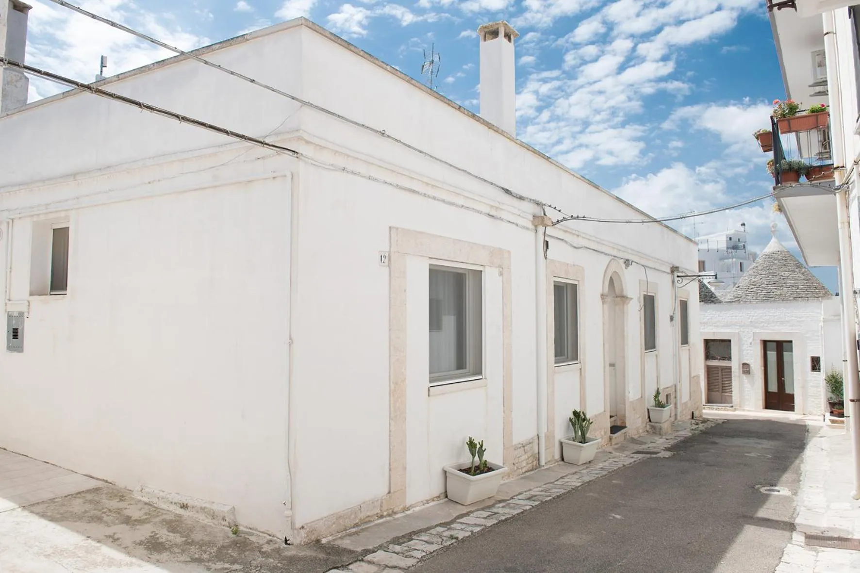 Facade/entrance in Palazzo Scotto - Widespread Collection