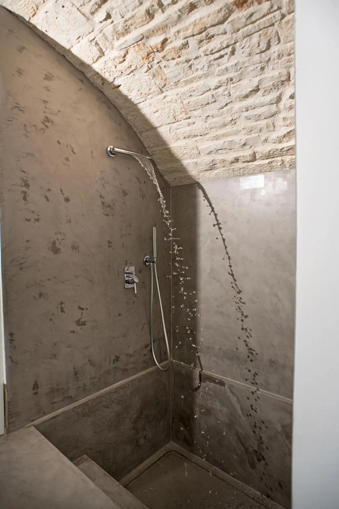 Shower in Palazzo Scotto - Widespread Collection