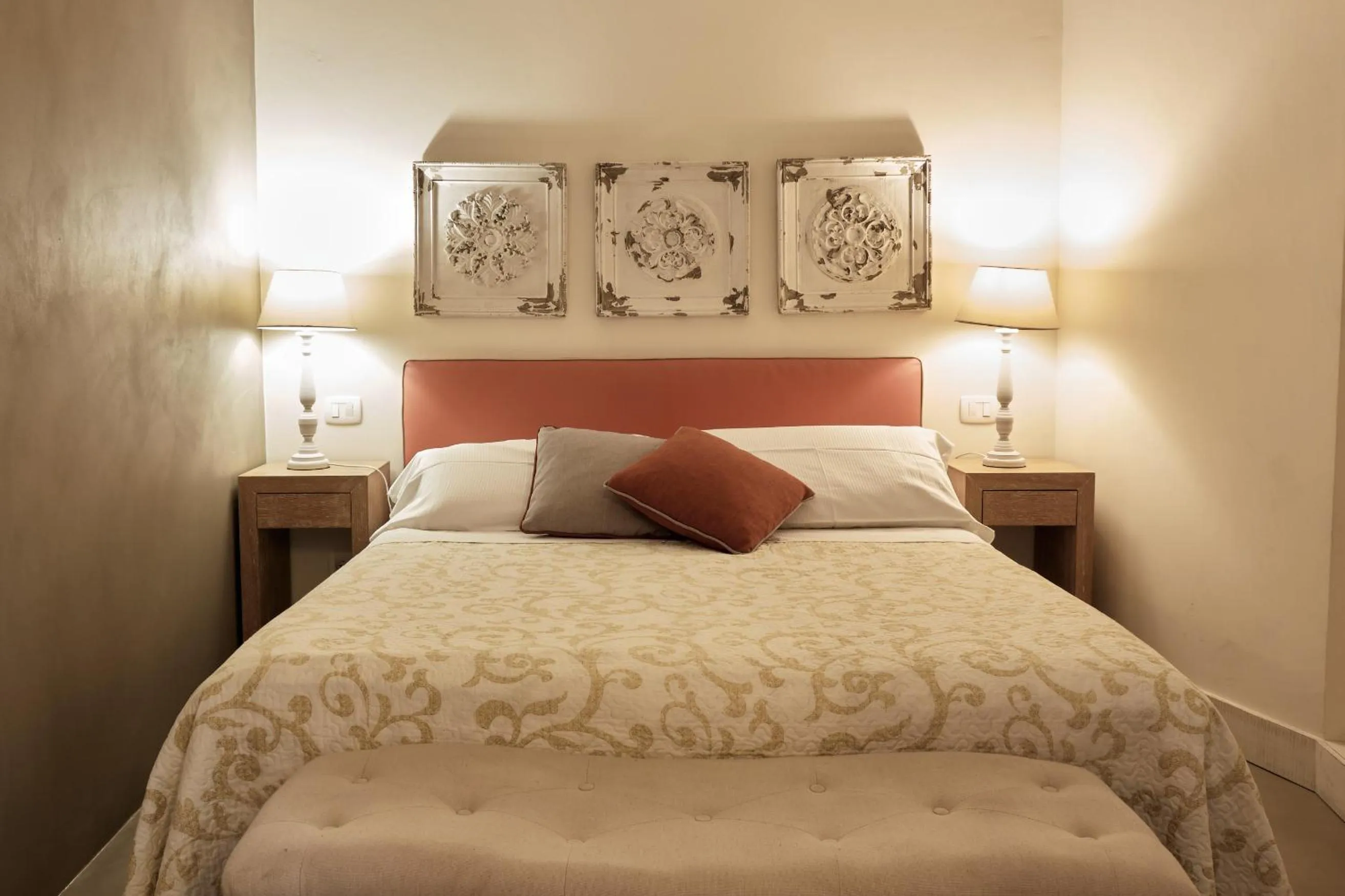 Bed in Palazzo Scotto - Widespread Collection