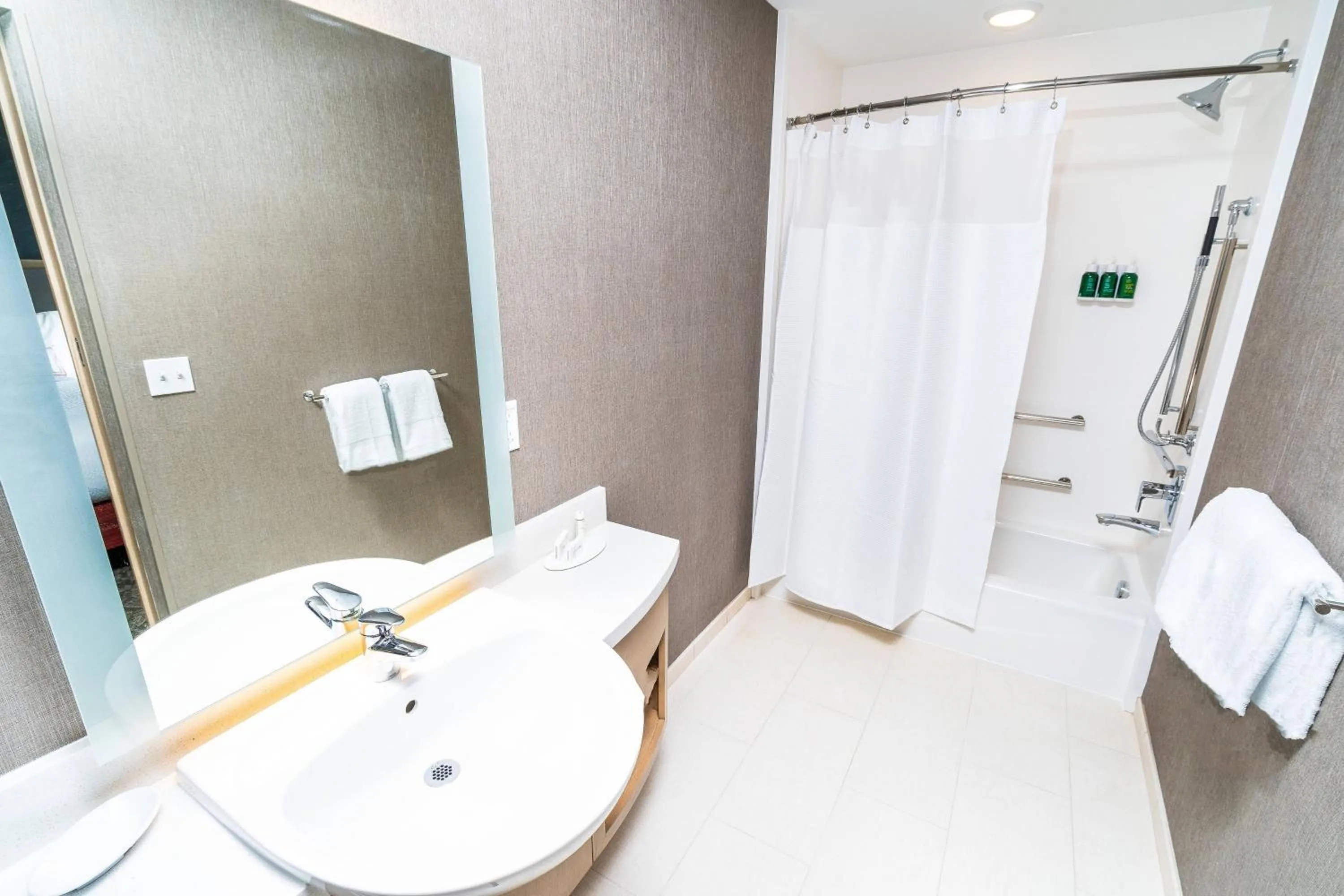 Bathroom in SpringHill Suites by Marriott Ontario Airport/Rancho Cucamonga