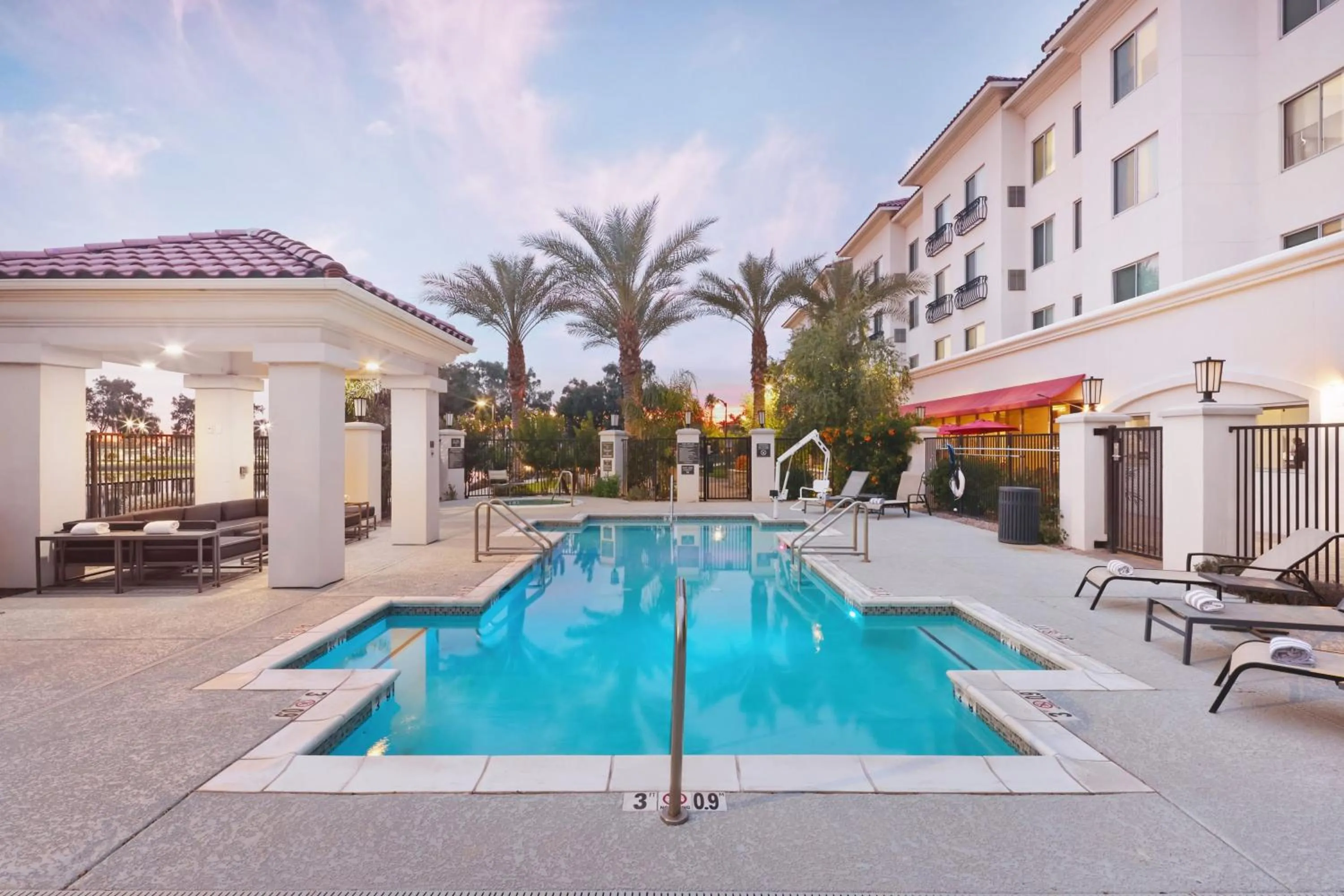 Swimming pool in Residence Inn by Marriott Phoenix Chandler/South
