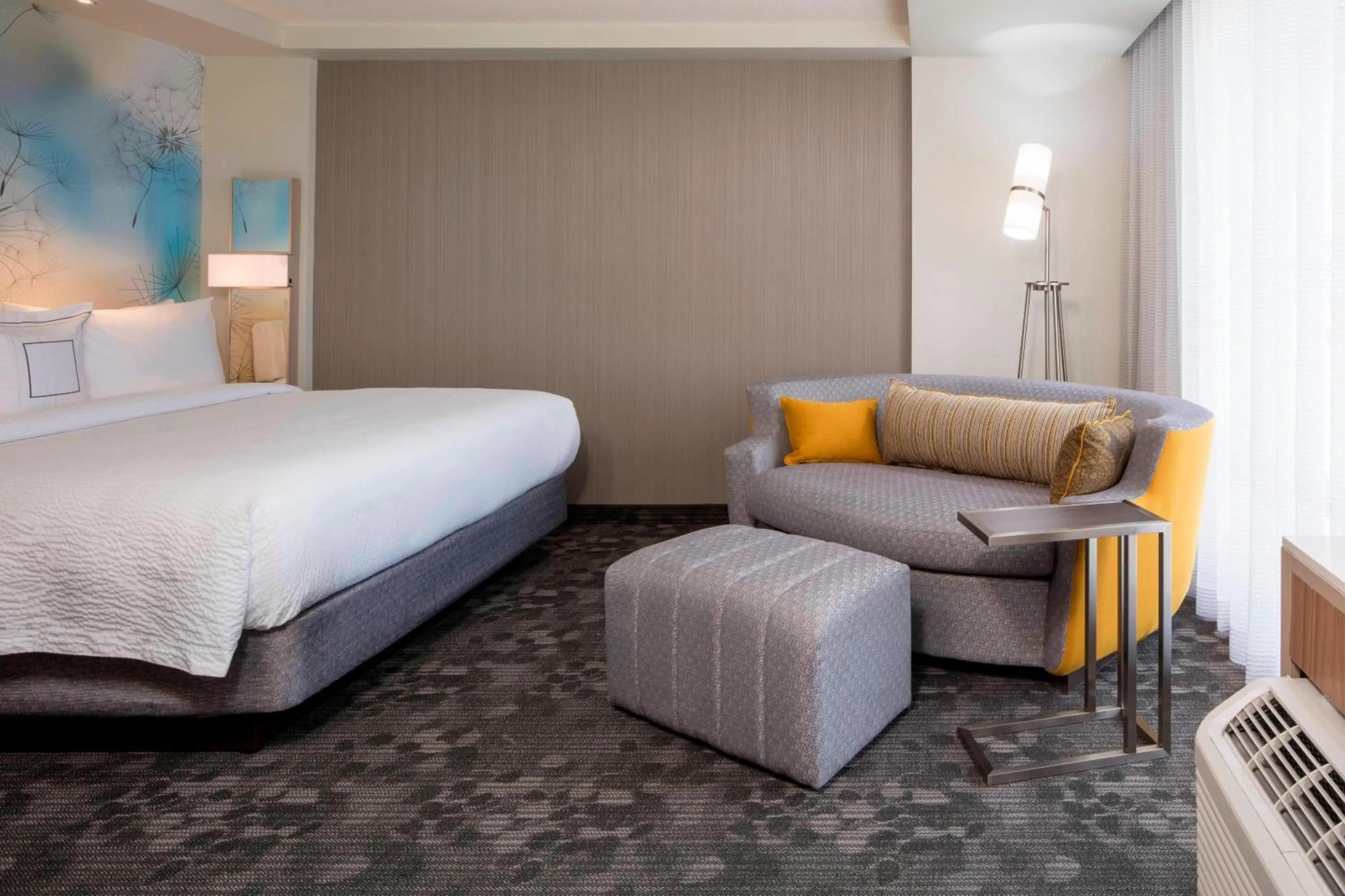 Bedroom, Bed in Courtyard by Marriott Prince George
