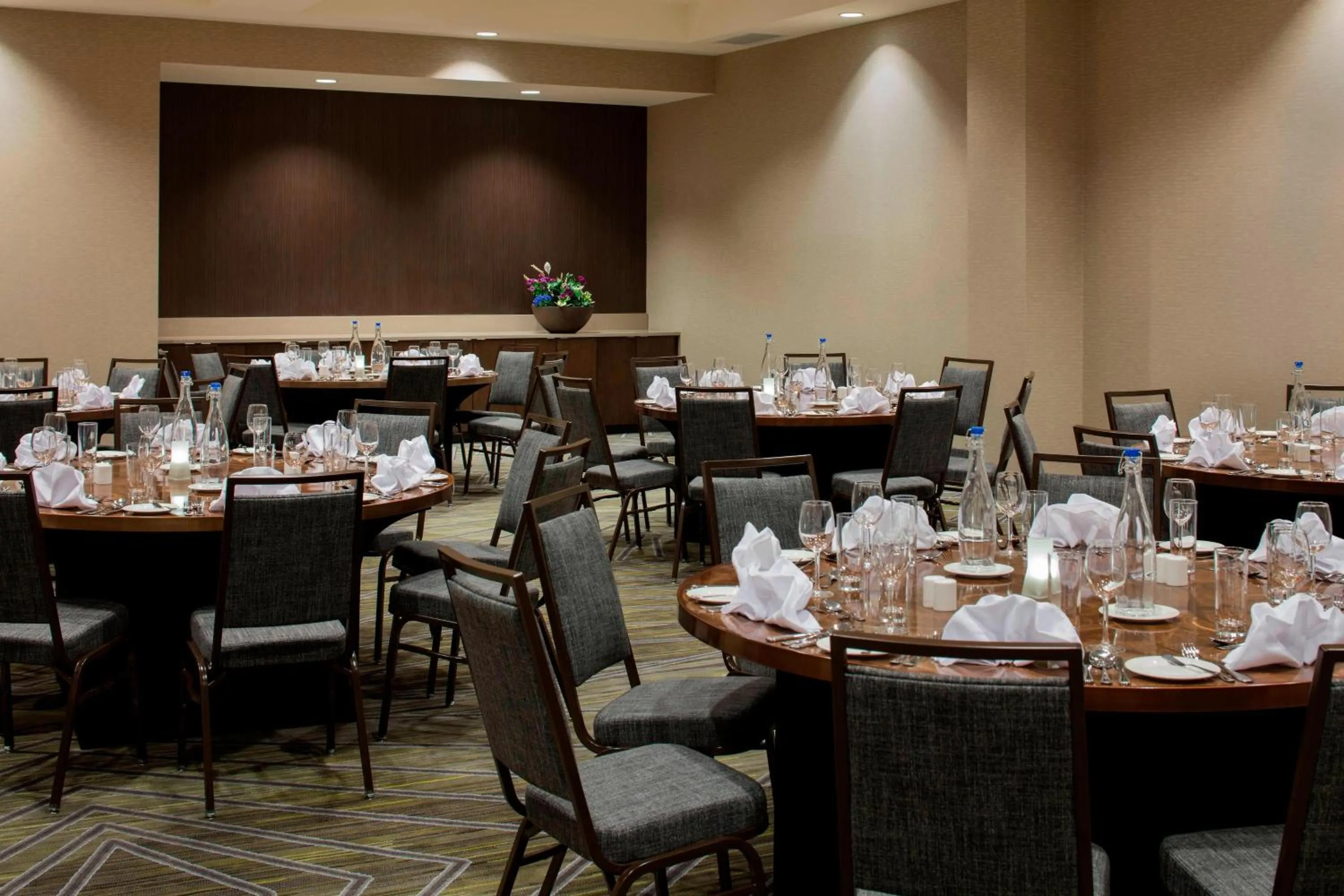 Meeting/conference room in Courtyard by Marriott Prince George