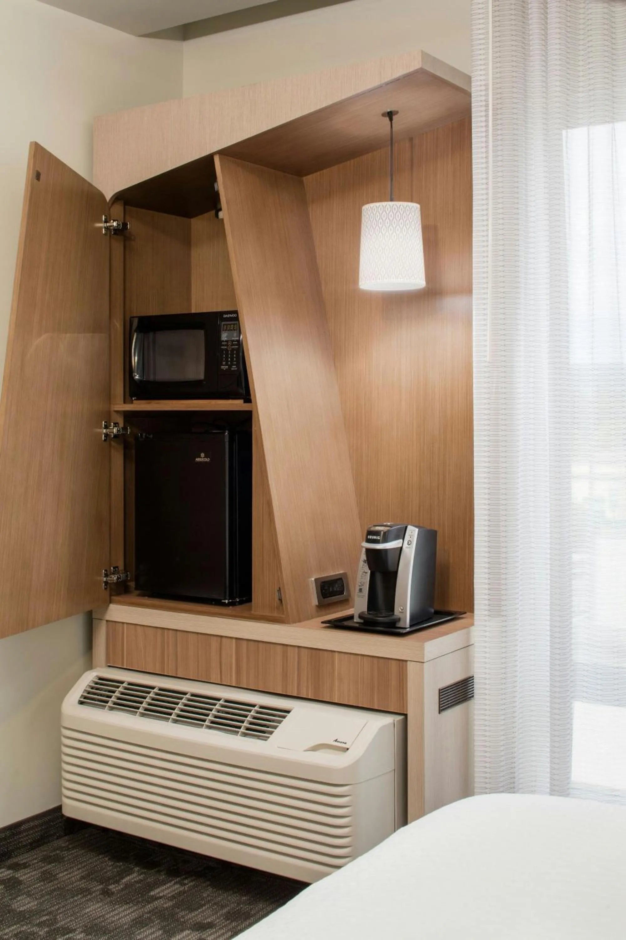 Photo of the whole room in Courtyard by Marriott Prince George