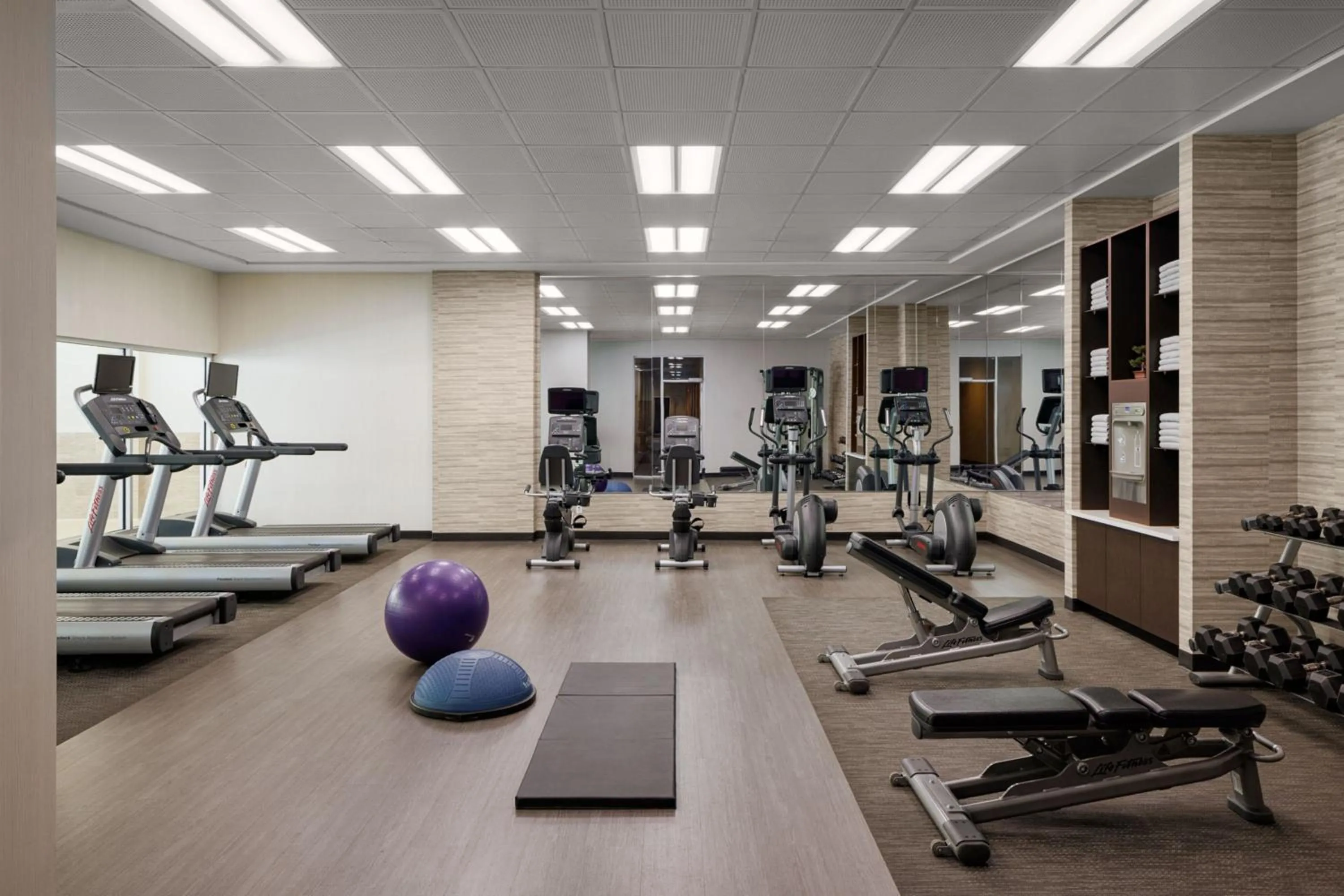 Fitness centre/facilities in Courtyard by Marriott Prince George