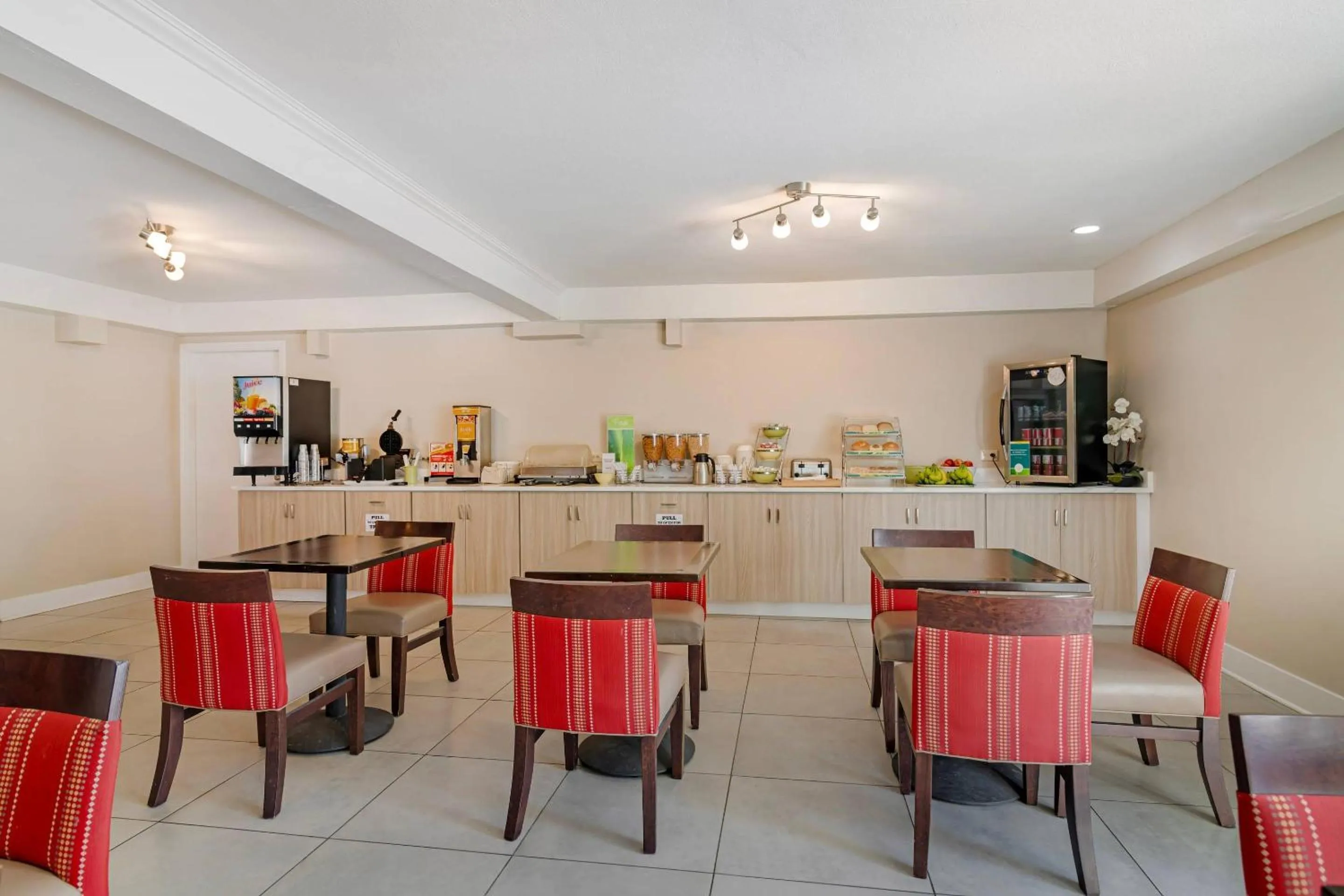 Breakfast in Quality Inn North Conway