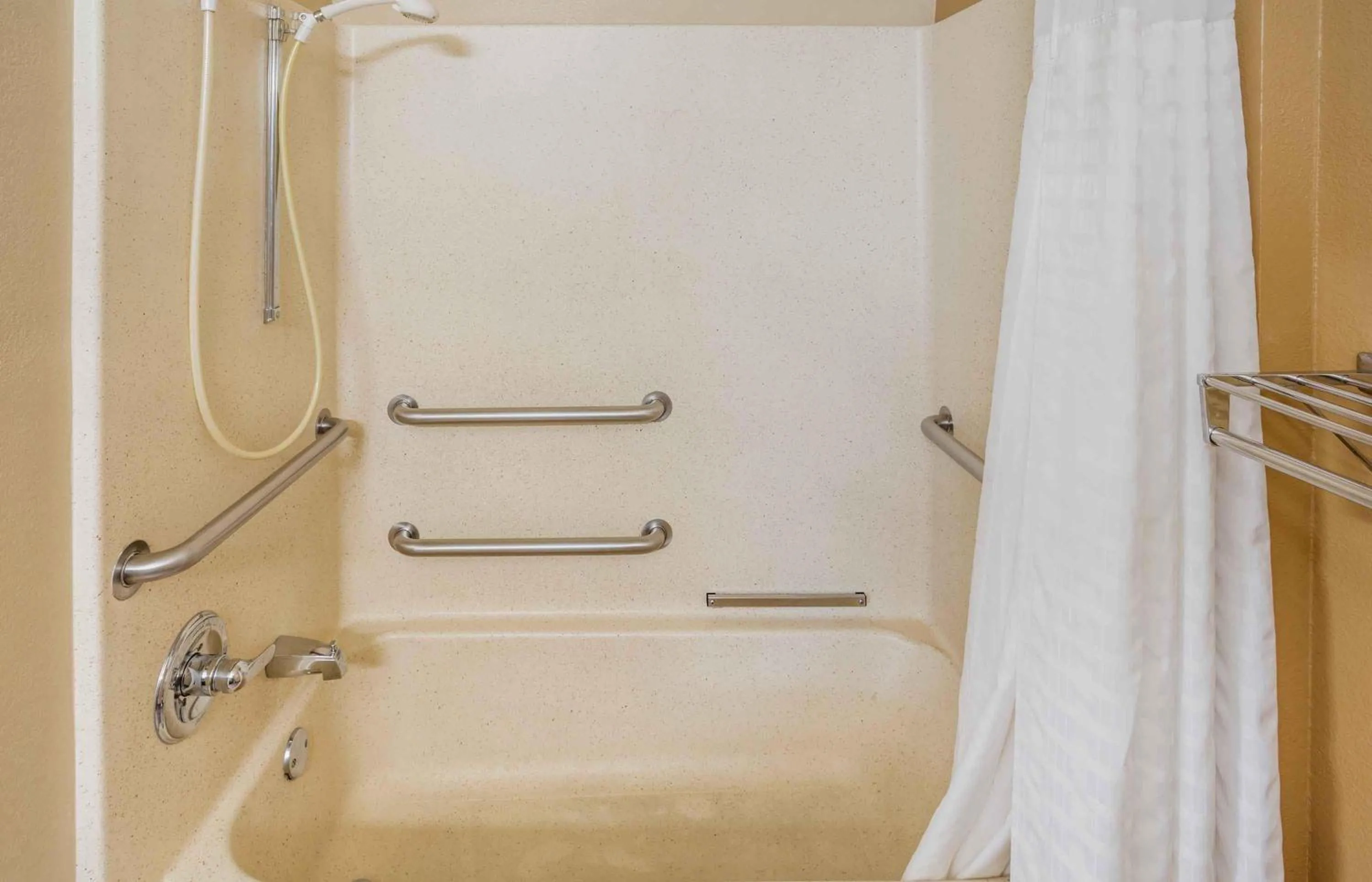 Bathroom in Extended Stay America Suites - New York City - LaGuardia Airport