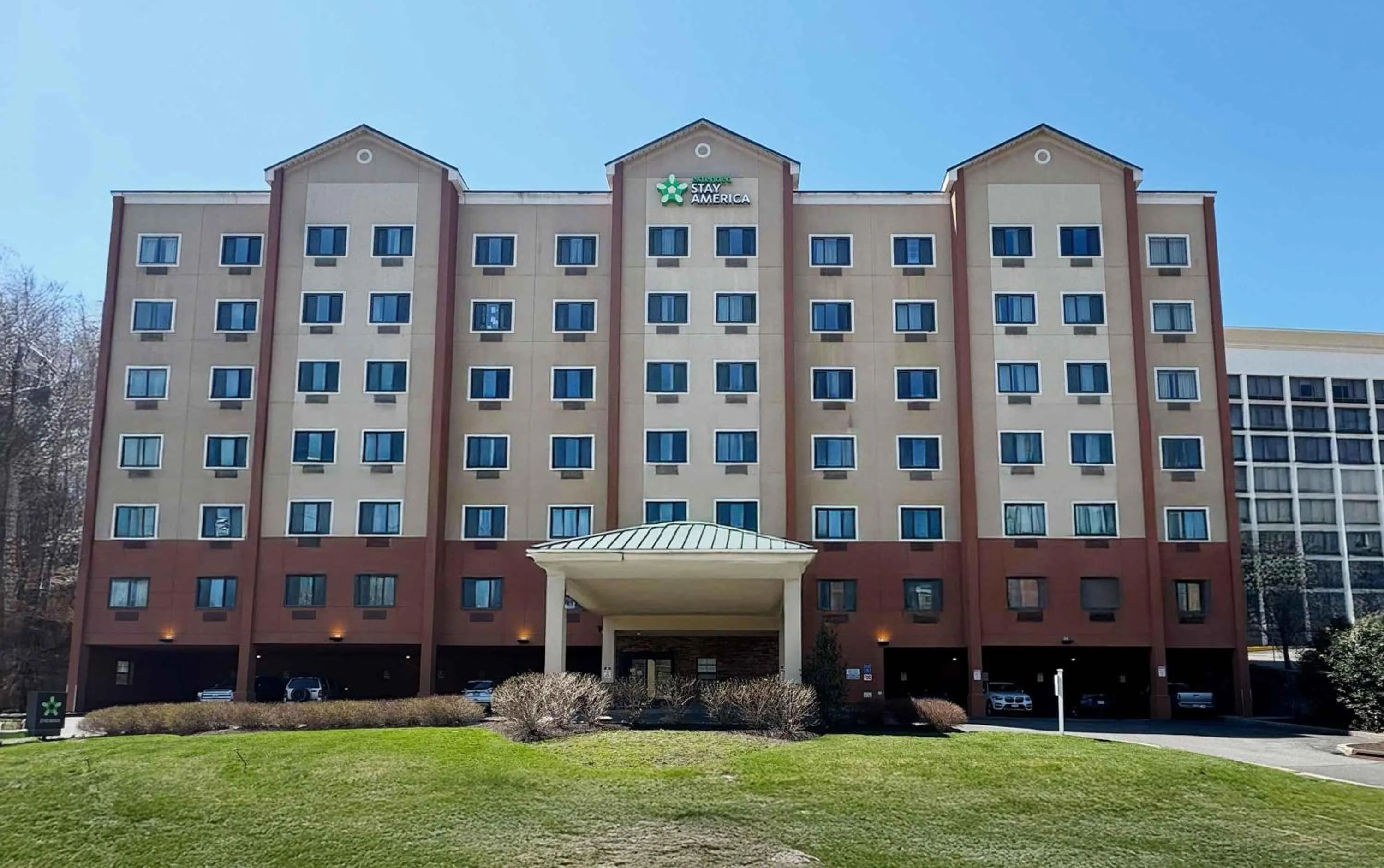 Property building in Extended Stay America Suites - White Plains - Elmsford