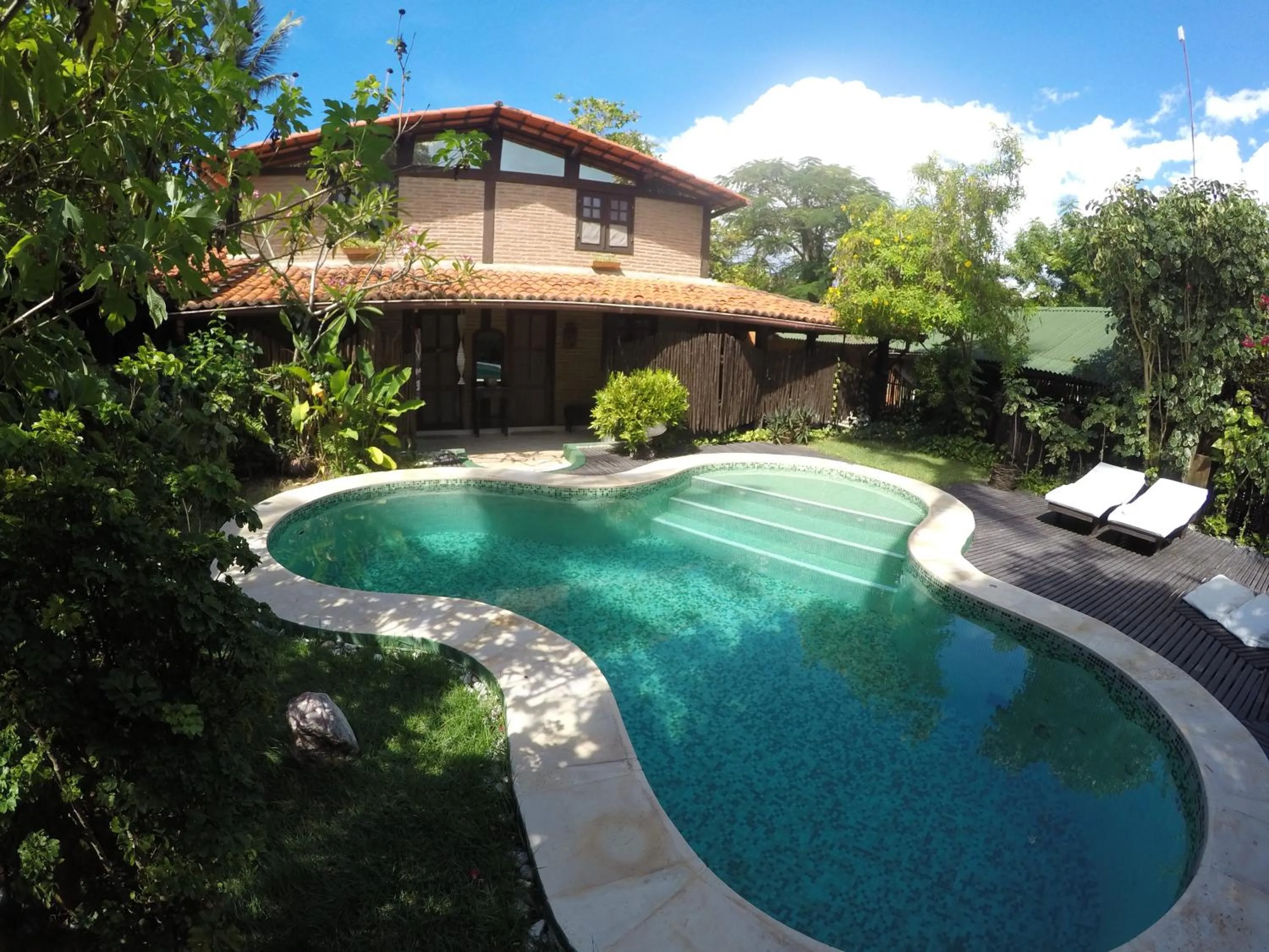 Swimming pool in Pousada Ibirapuera