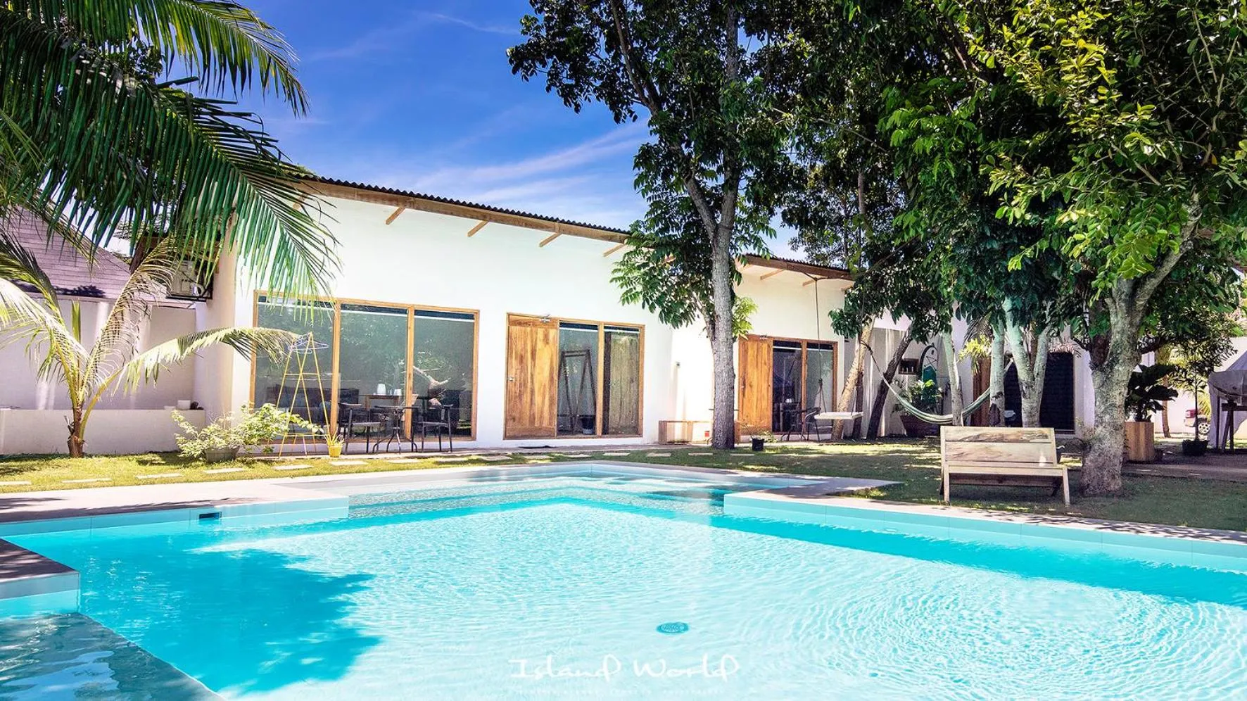 Property building in Island World Panglao