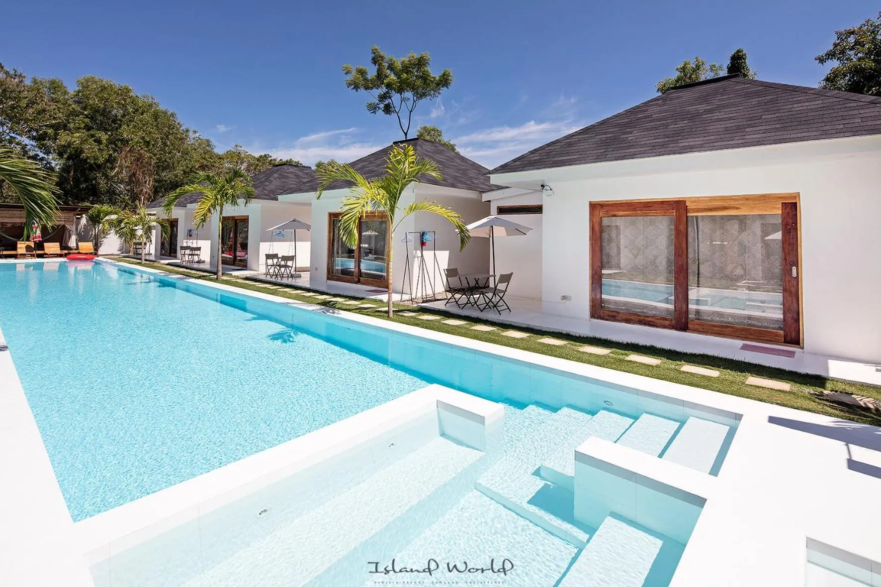 Property building in Island World Panglao