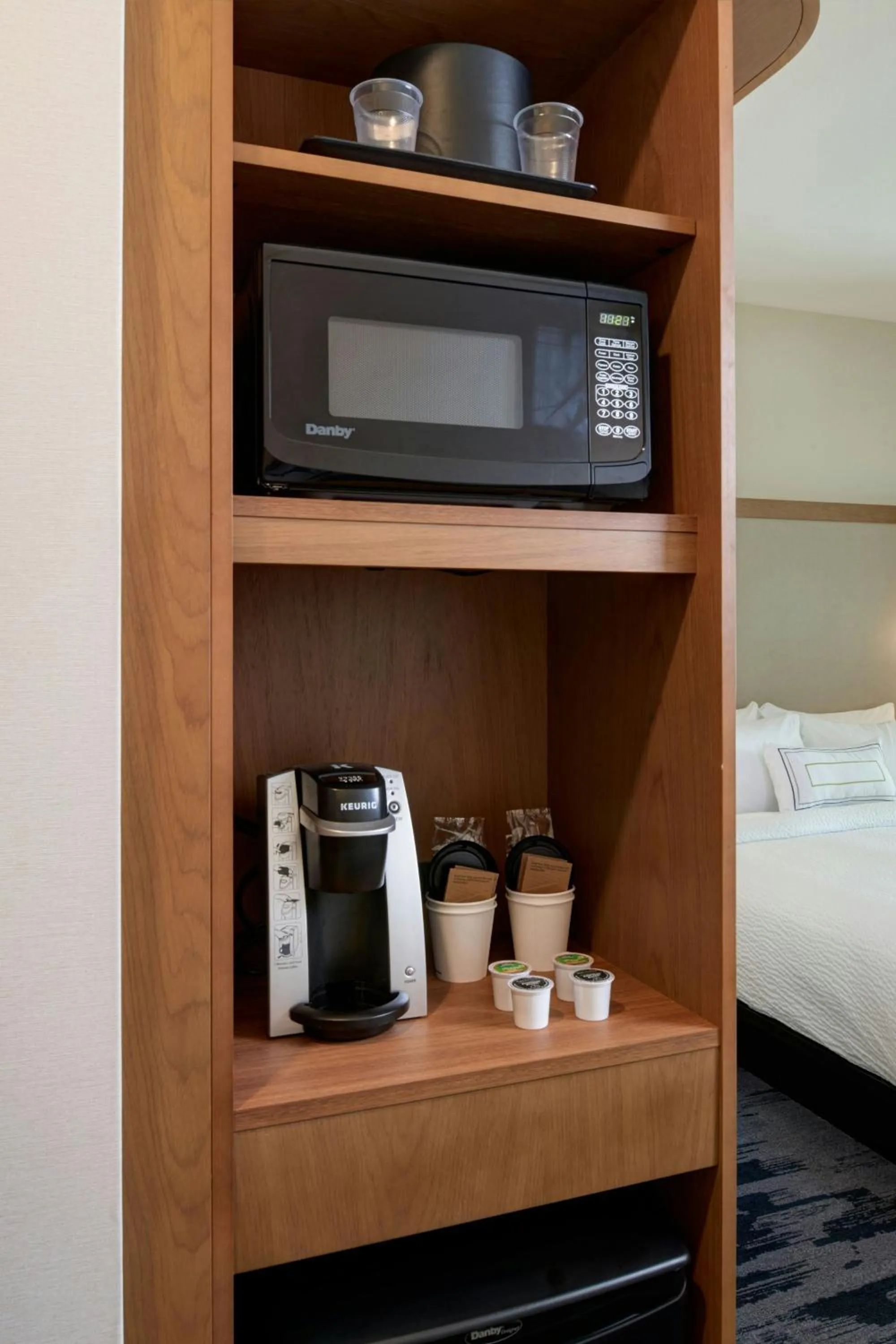 Photo of the whole room, Bed in Fairfield Inn & Suites by Marriott Columbus, IN