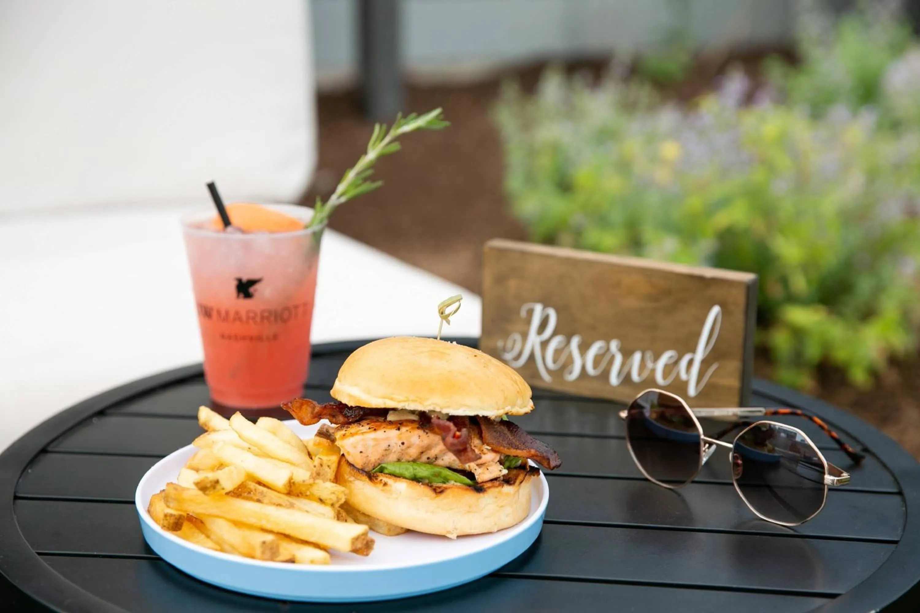 Lounge or bar in JW Marriott Nashville