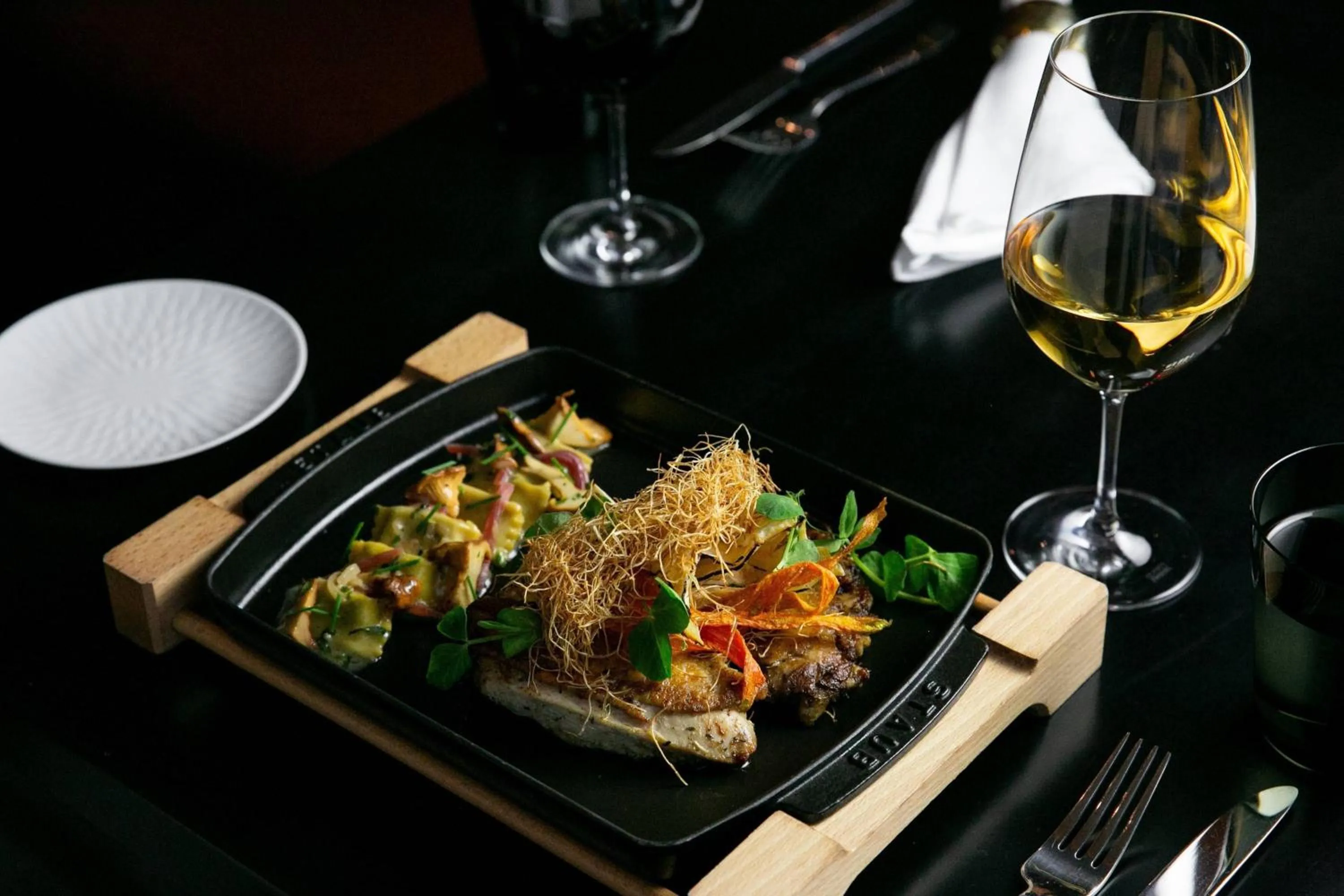 Restaurant/places to eat in JW Marriott Nashville