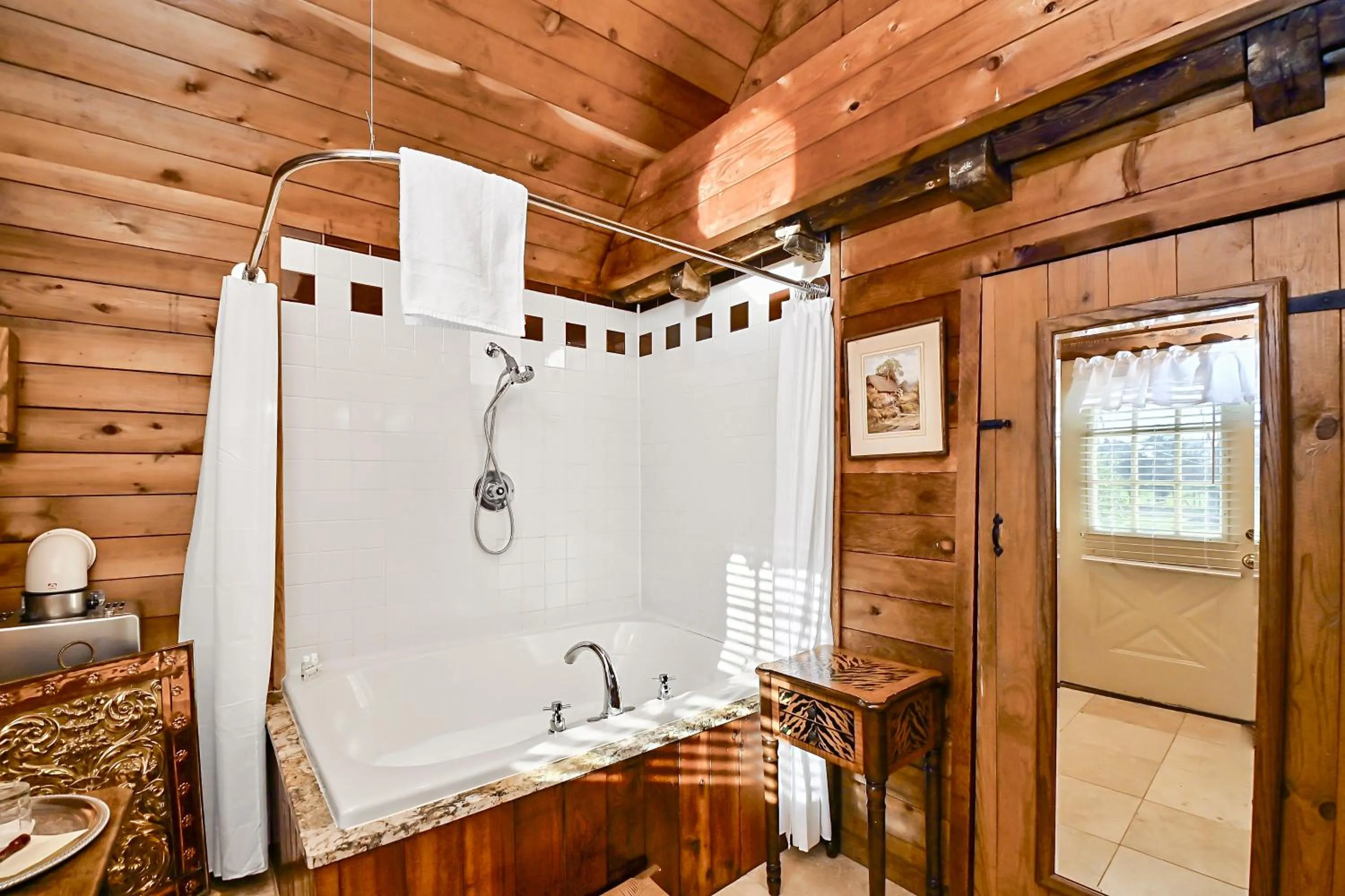 Bathroom in Prospect Hill Inn & Restaurant