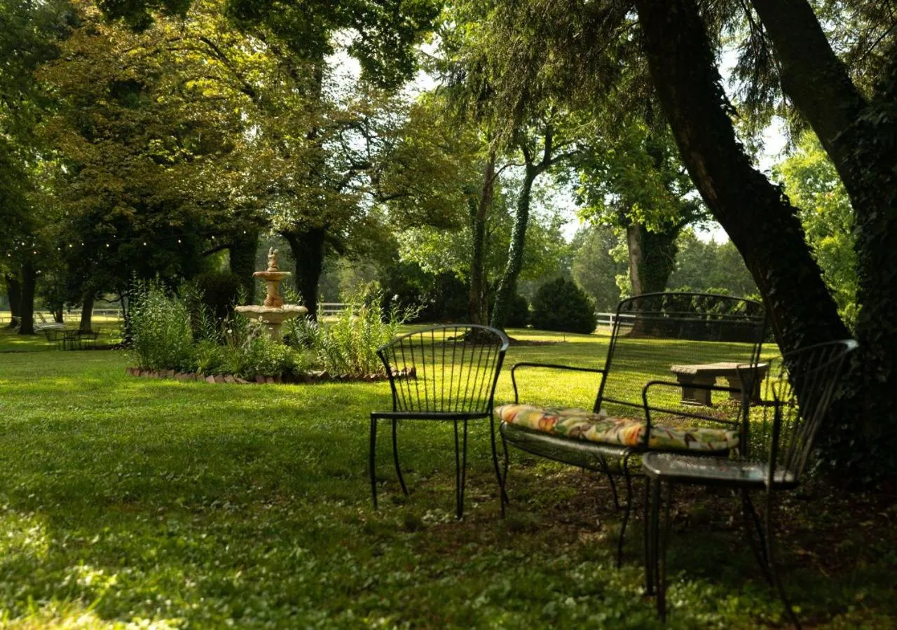 Garden in Prospect Hill Inn & Restaurant