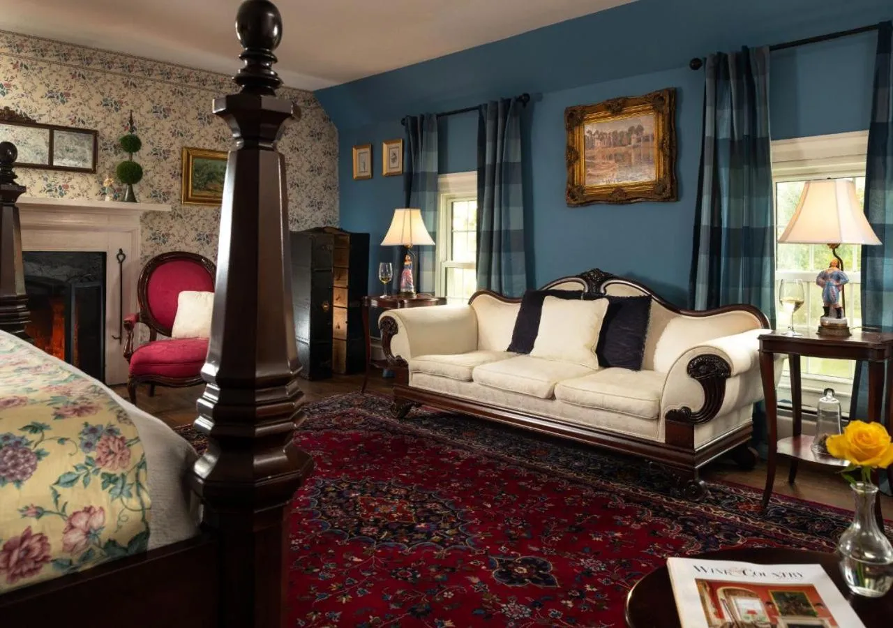 Seating area in Prospect Hill Inn & Restaurant