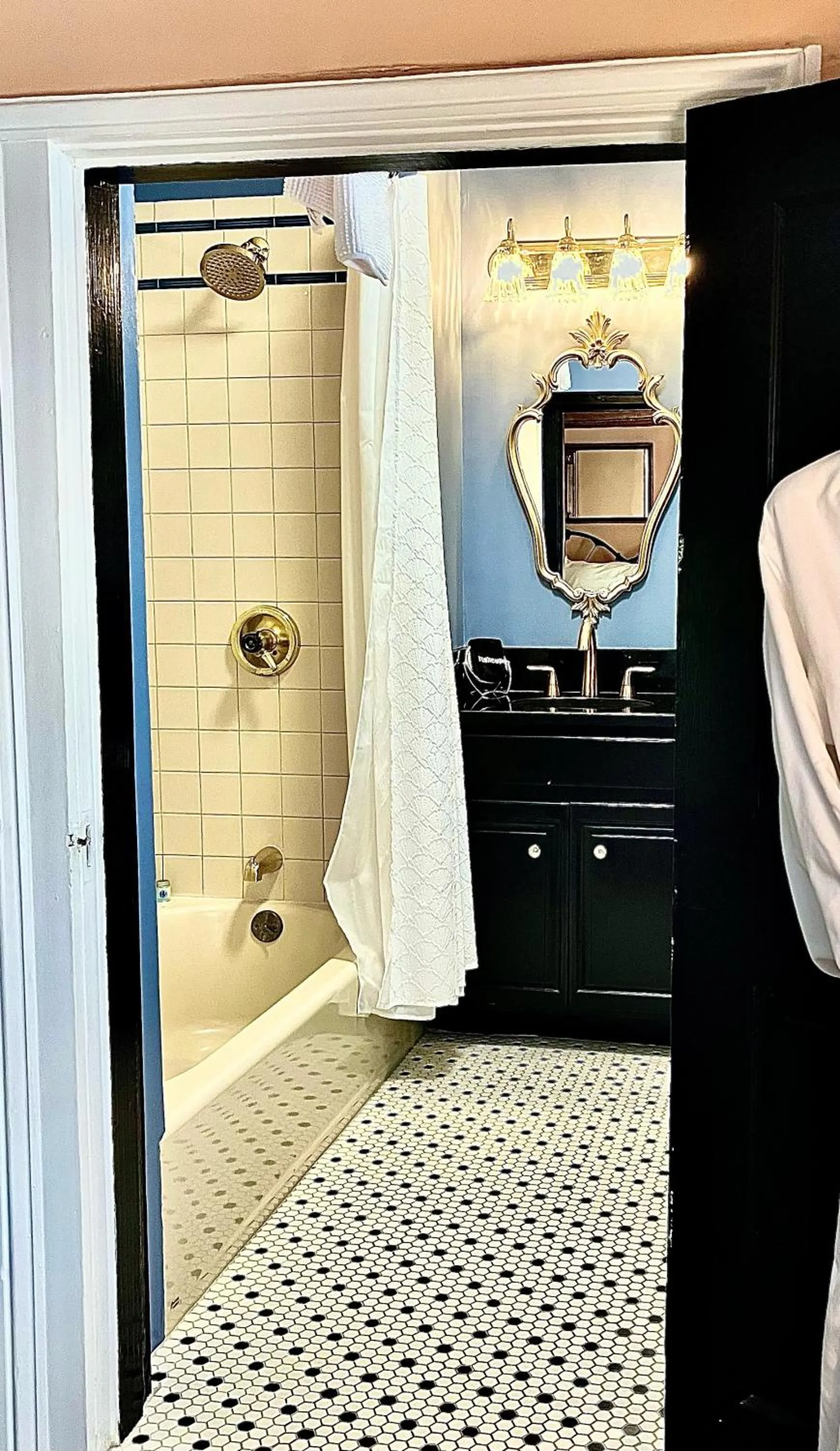 Bathroom in Prospect Hill Inn & Restaurant