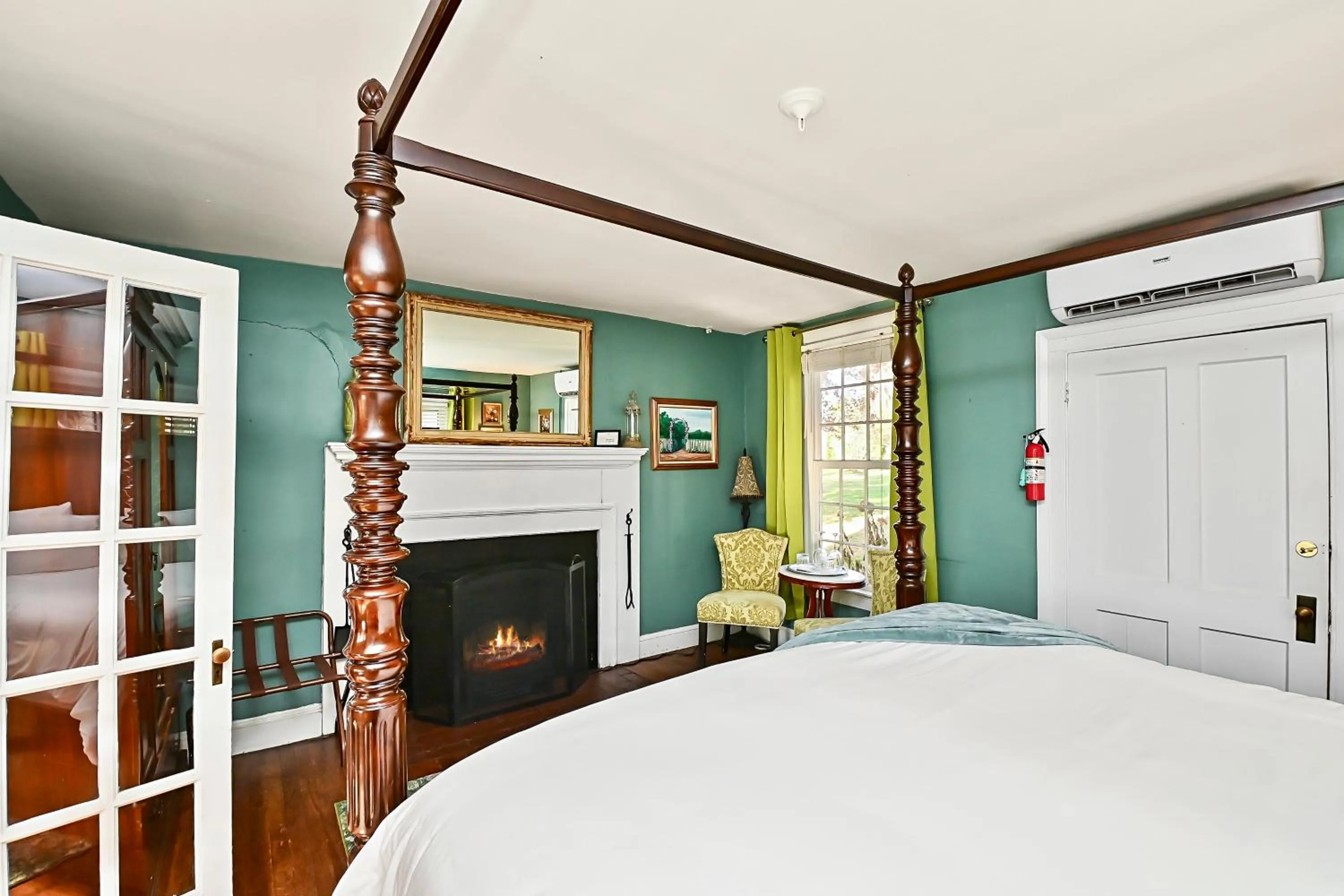 Bedroom, Bed in Prospect Hill Inn & Restaurant