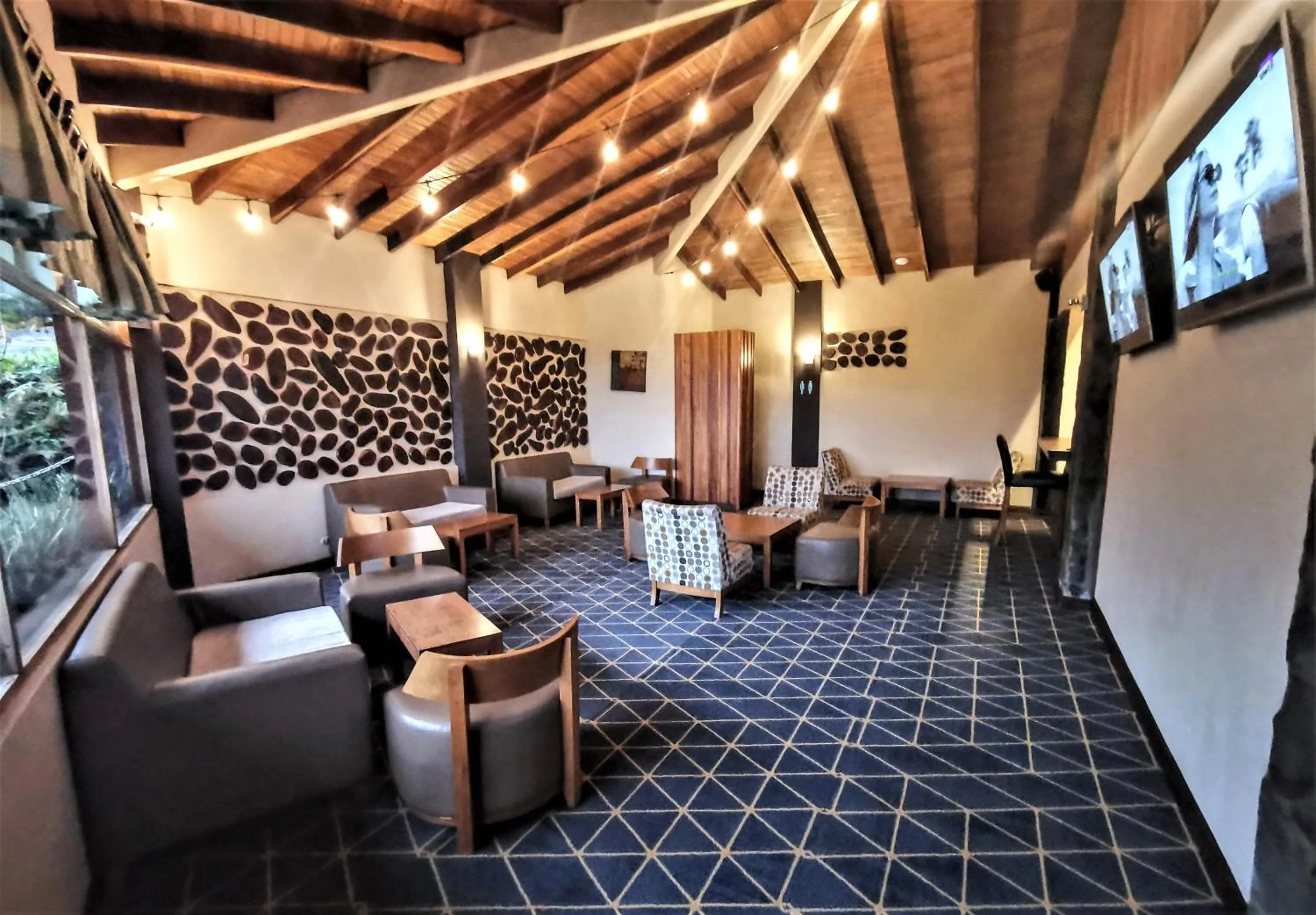 Lounge or bar in El Establo Mountain Hotel