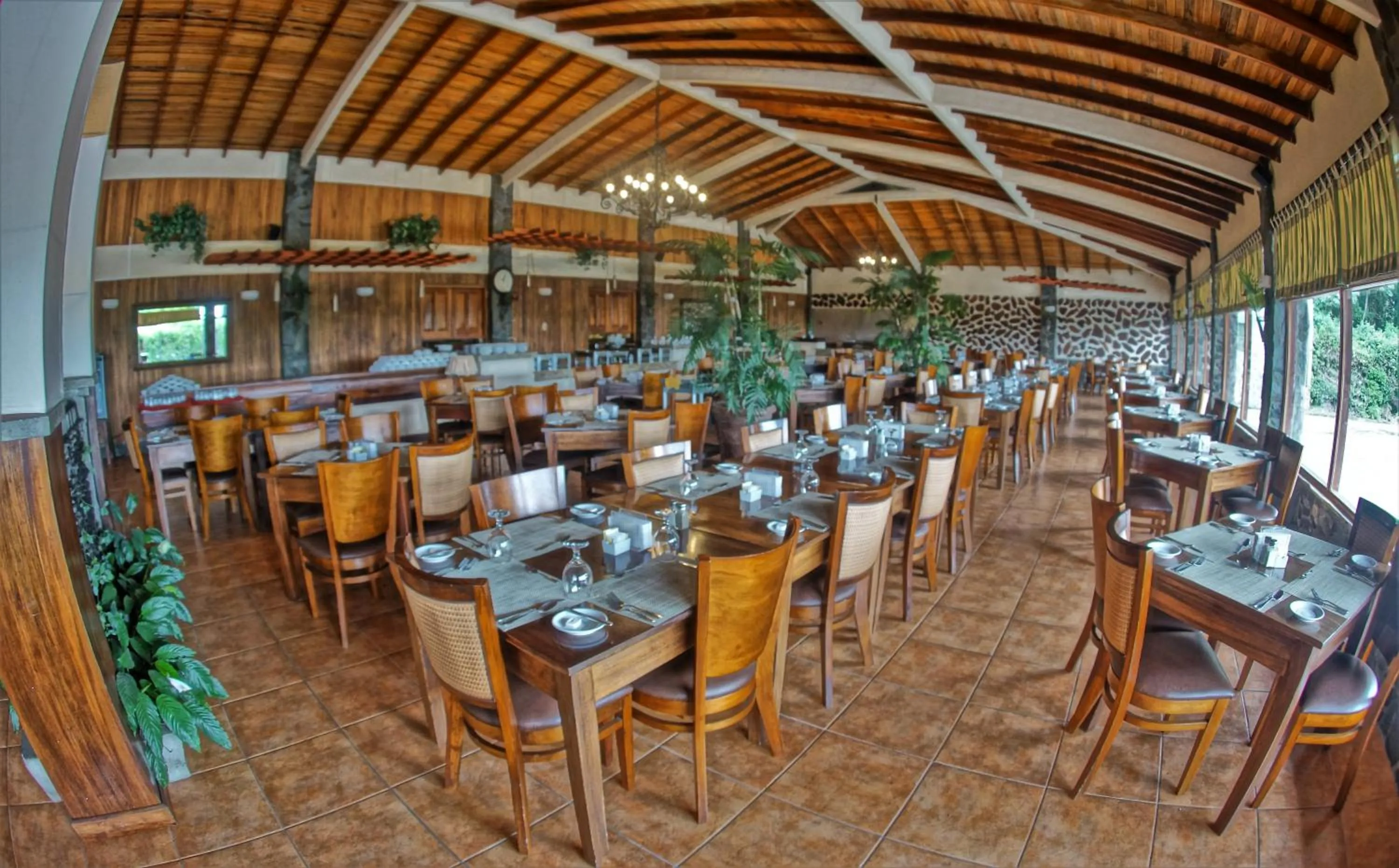 Restaurant/places to eat in El Establo Mountain Hotel