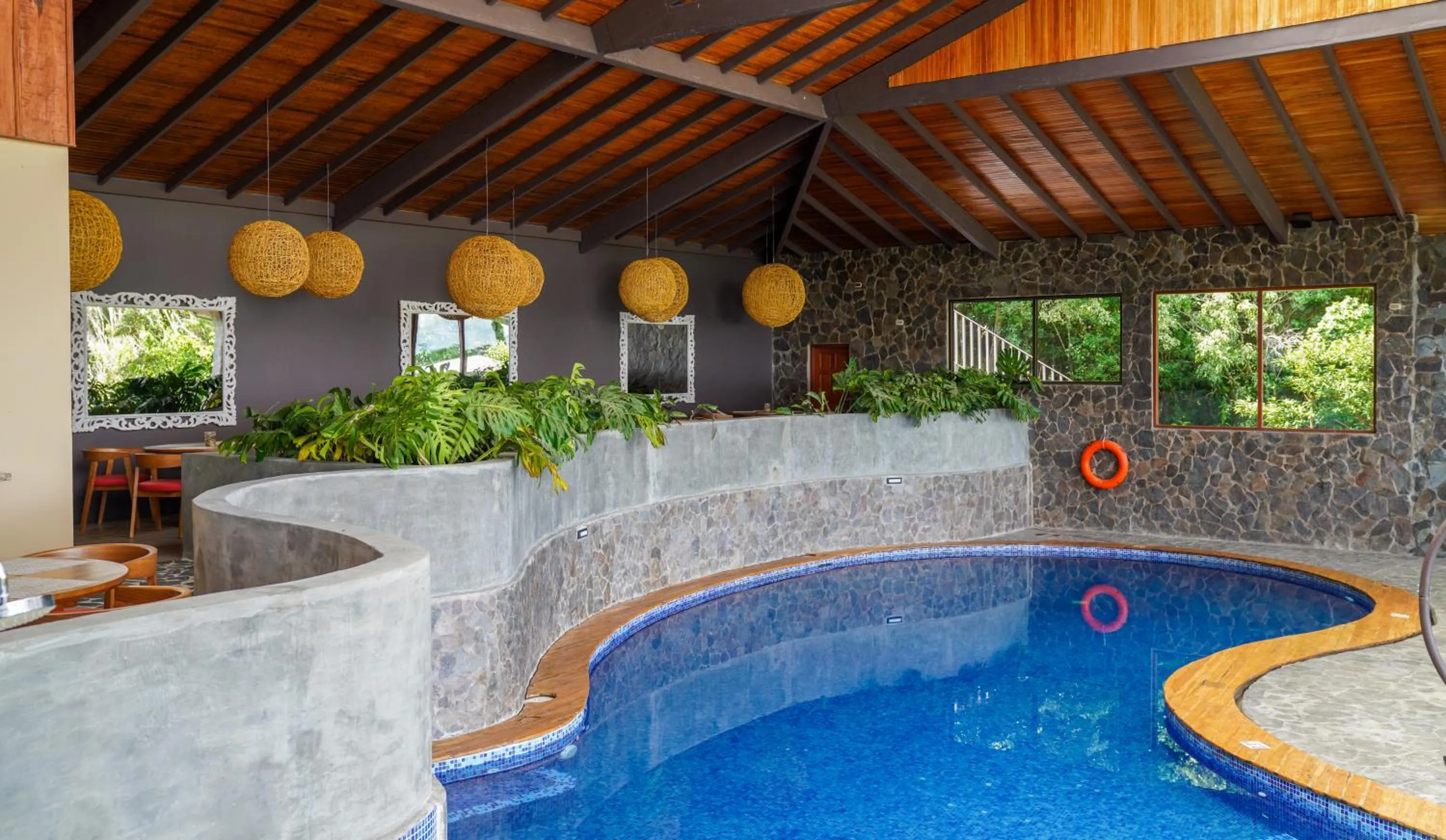 Swimming pool in El Establo Mountain Hotel