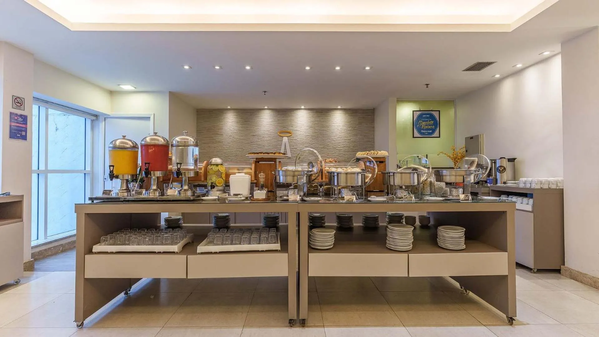 Food and drinks in Saint Moritz Hplus Express