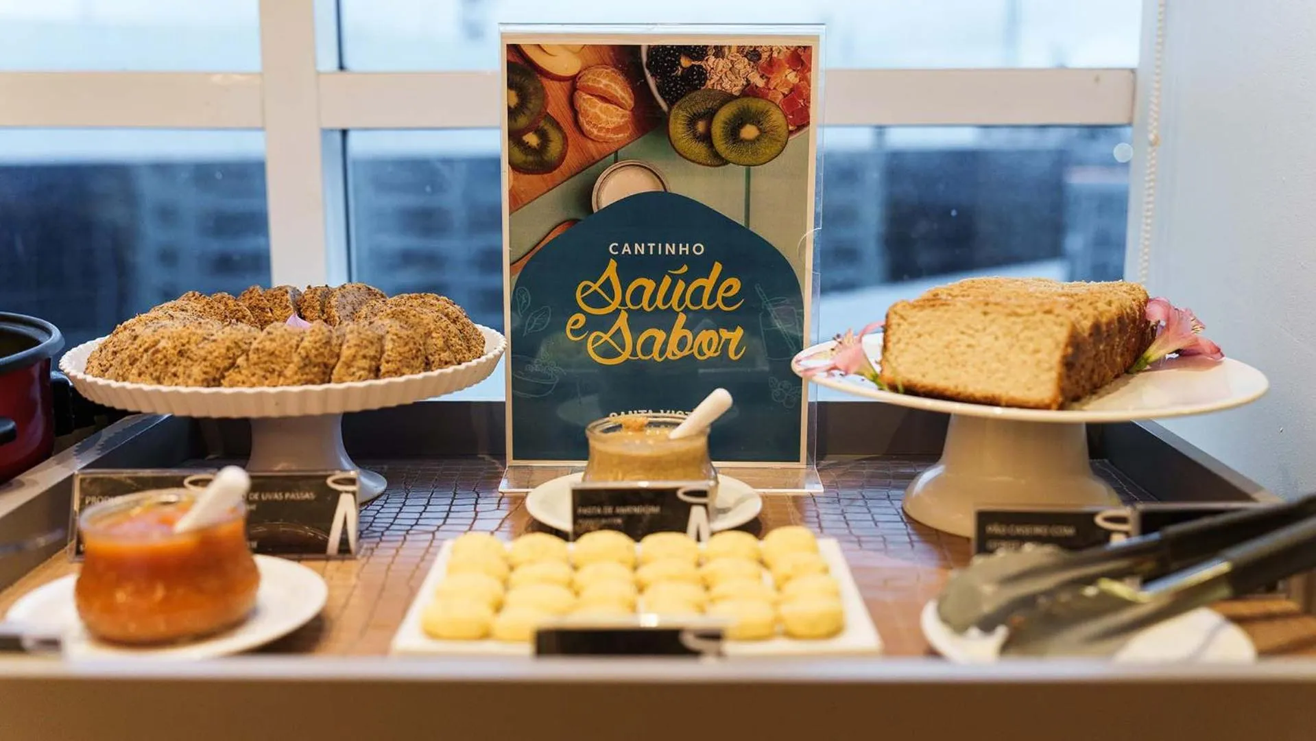 Buffet breakfast in Saint Moritz Hplus Express