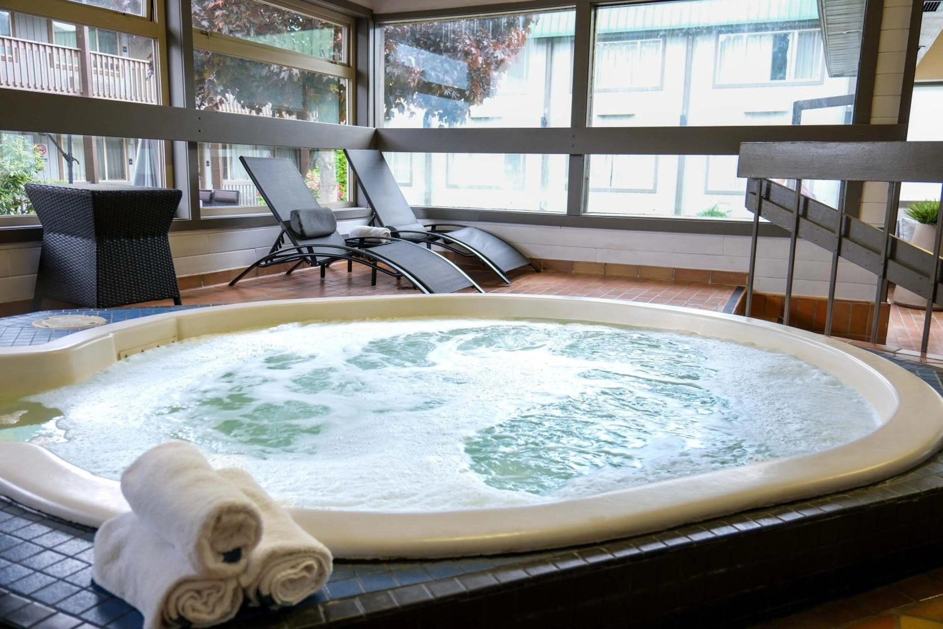 Swimming pool in Sandman Hotel Revelstoke