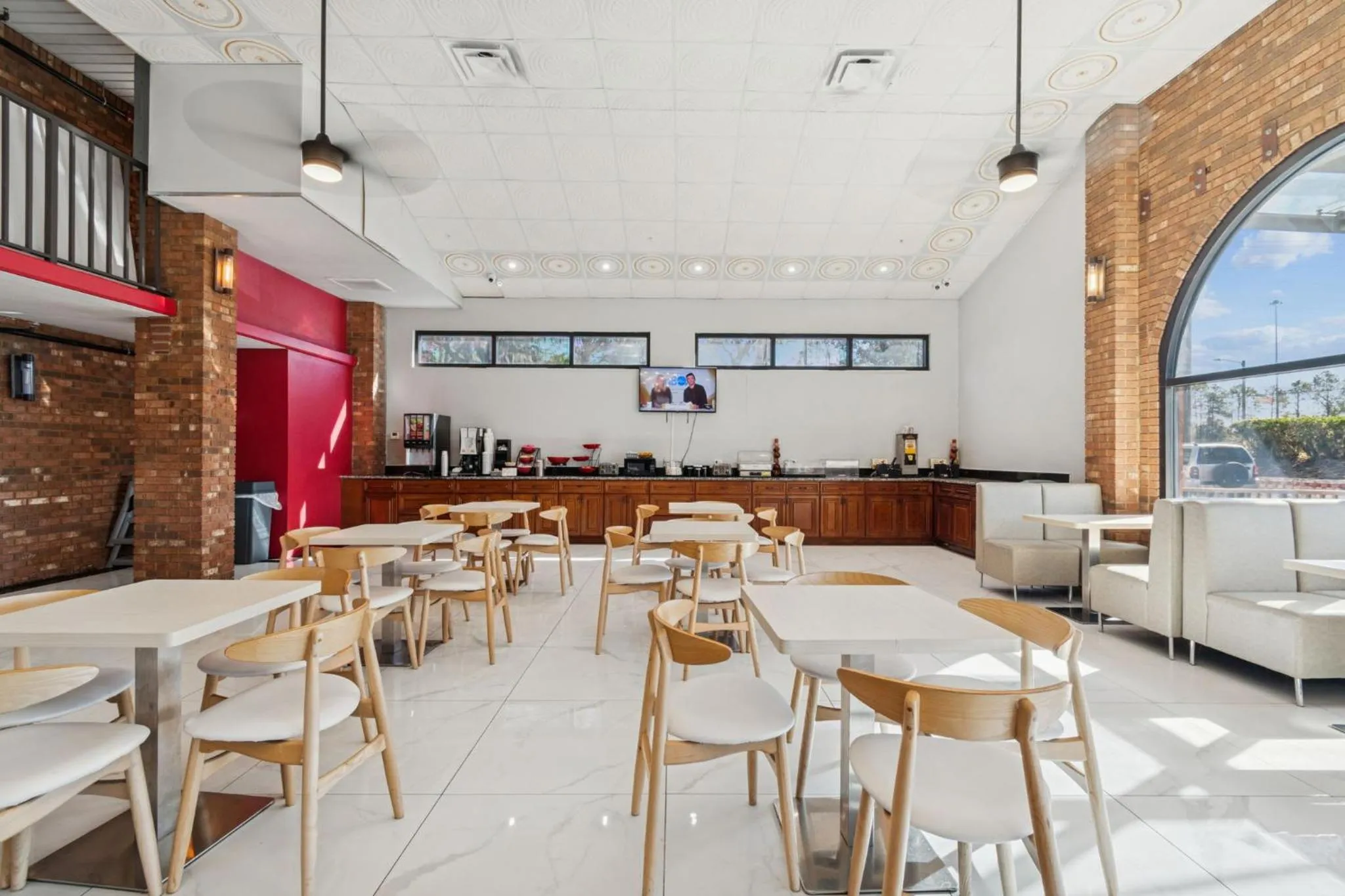 Seating area in Ramada by Wyndham Temple Terrace/Tampa North