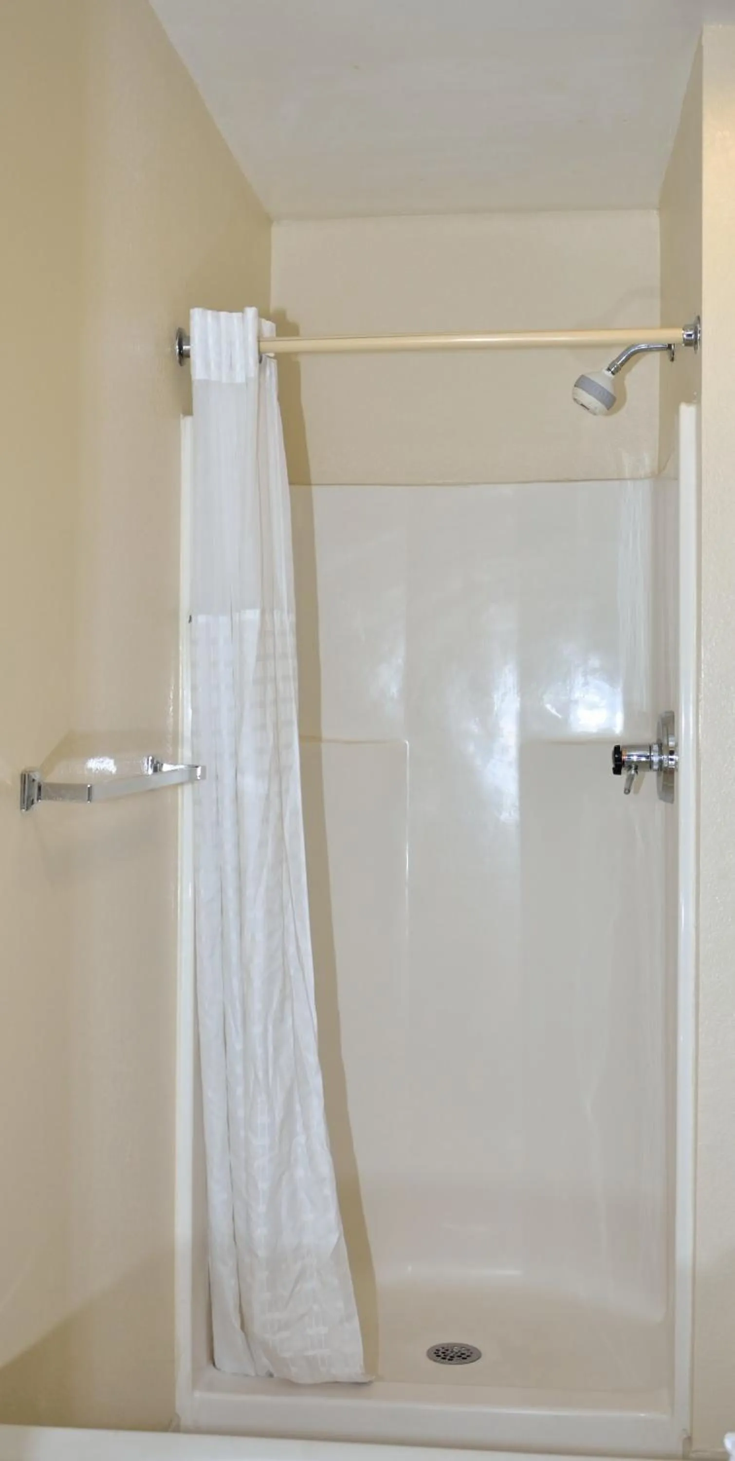 Shower in Days Inn by Wyndham Glasgow