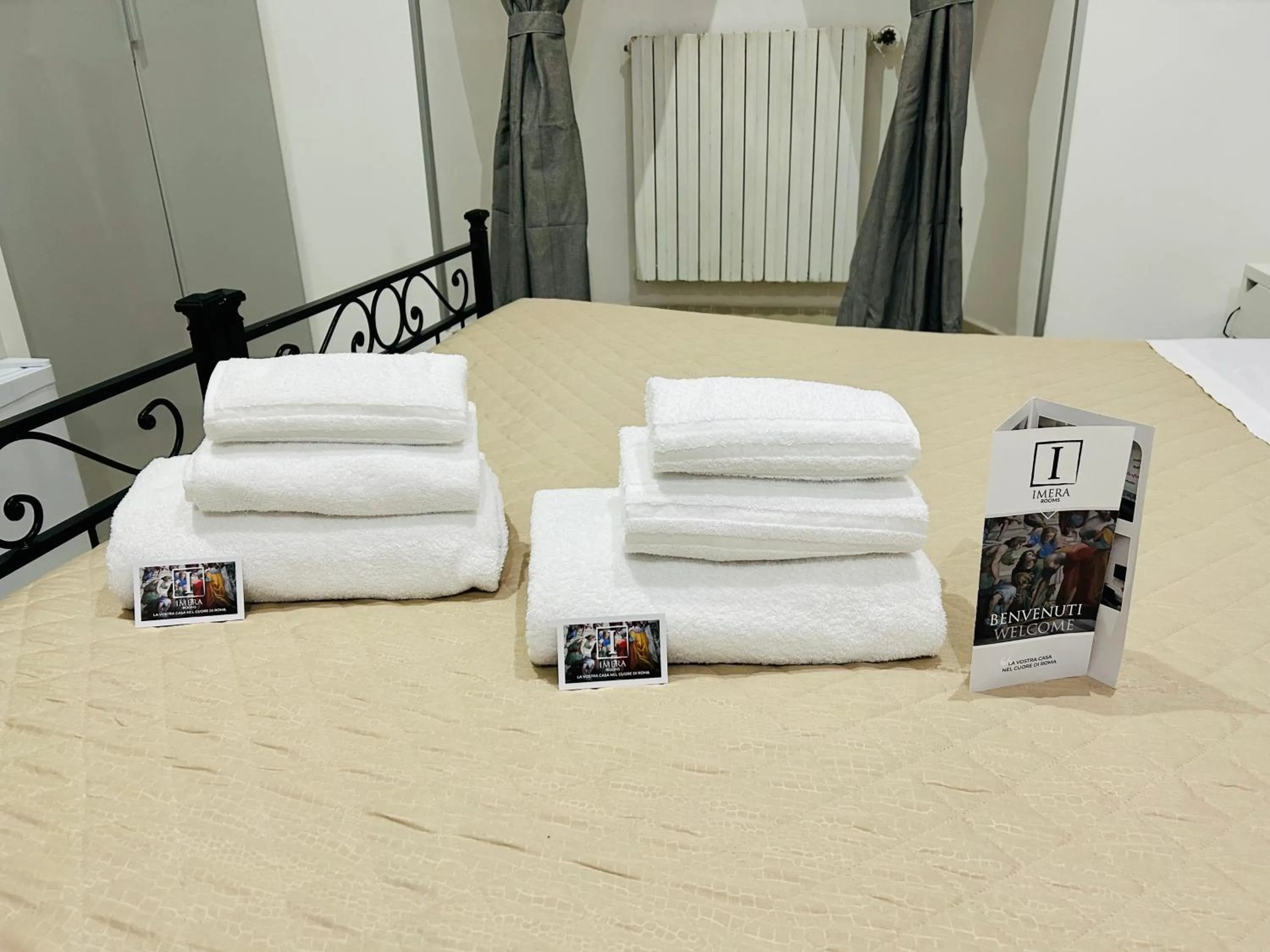 towels, Bed in ImeraRooms