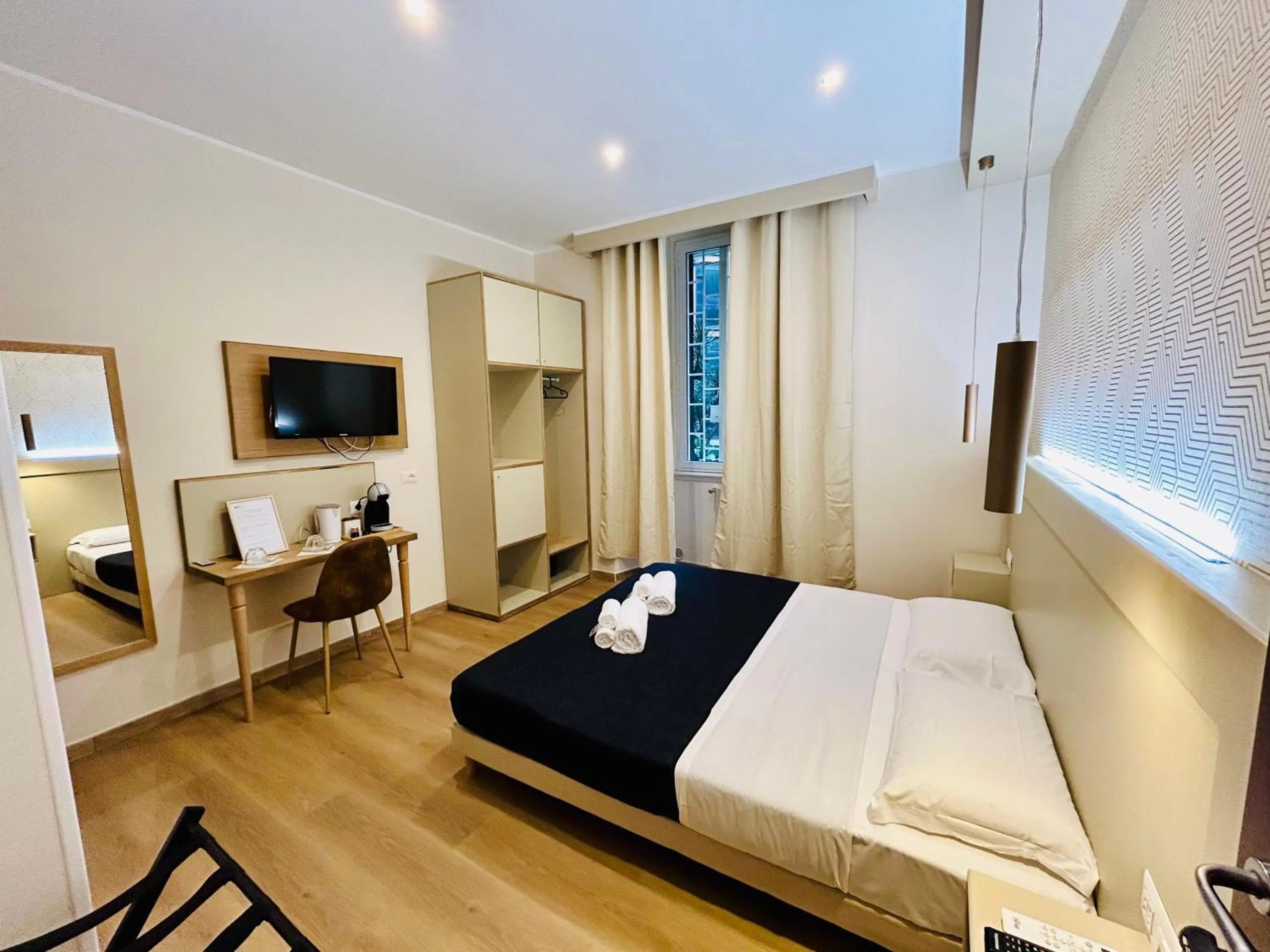 Bedroom, Bed in ImeraRooms