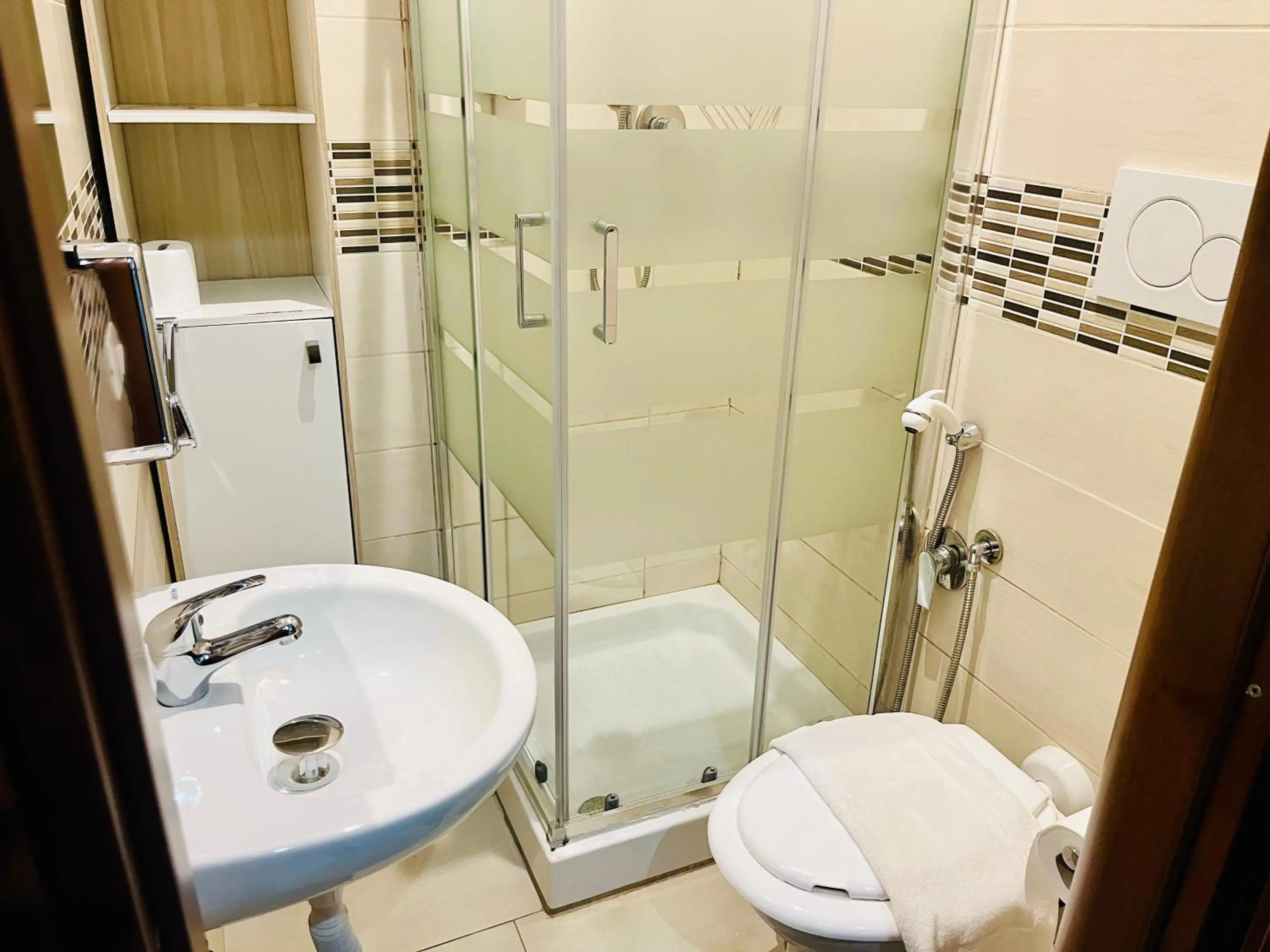 Bathroom in ImeraRooms