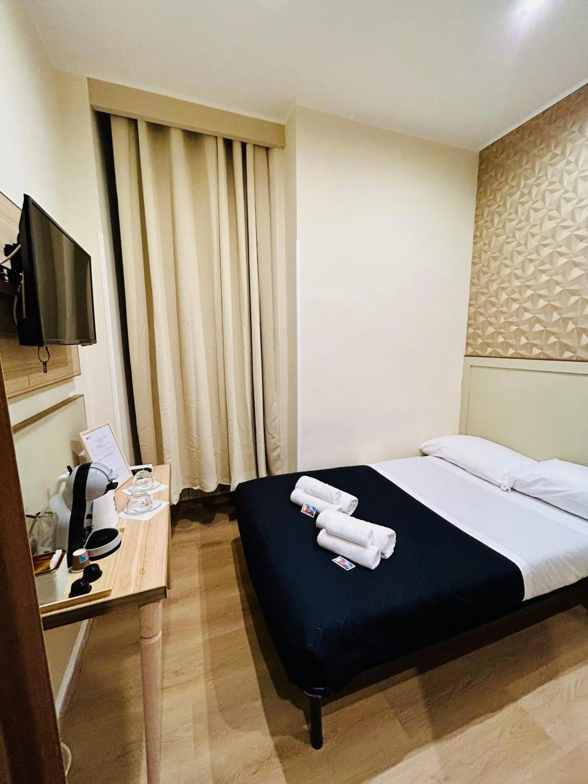 Bedroom, Bed in ImeraRooms