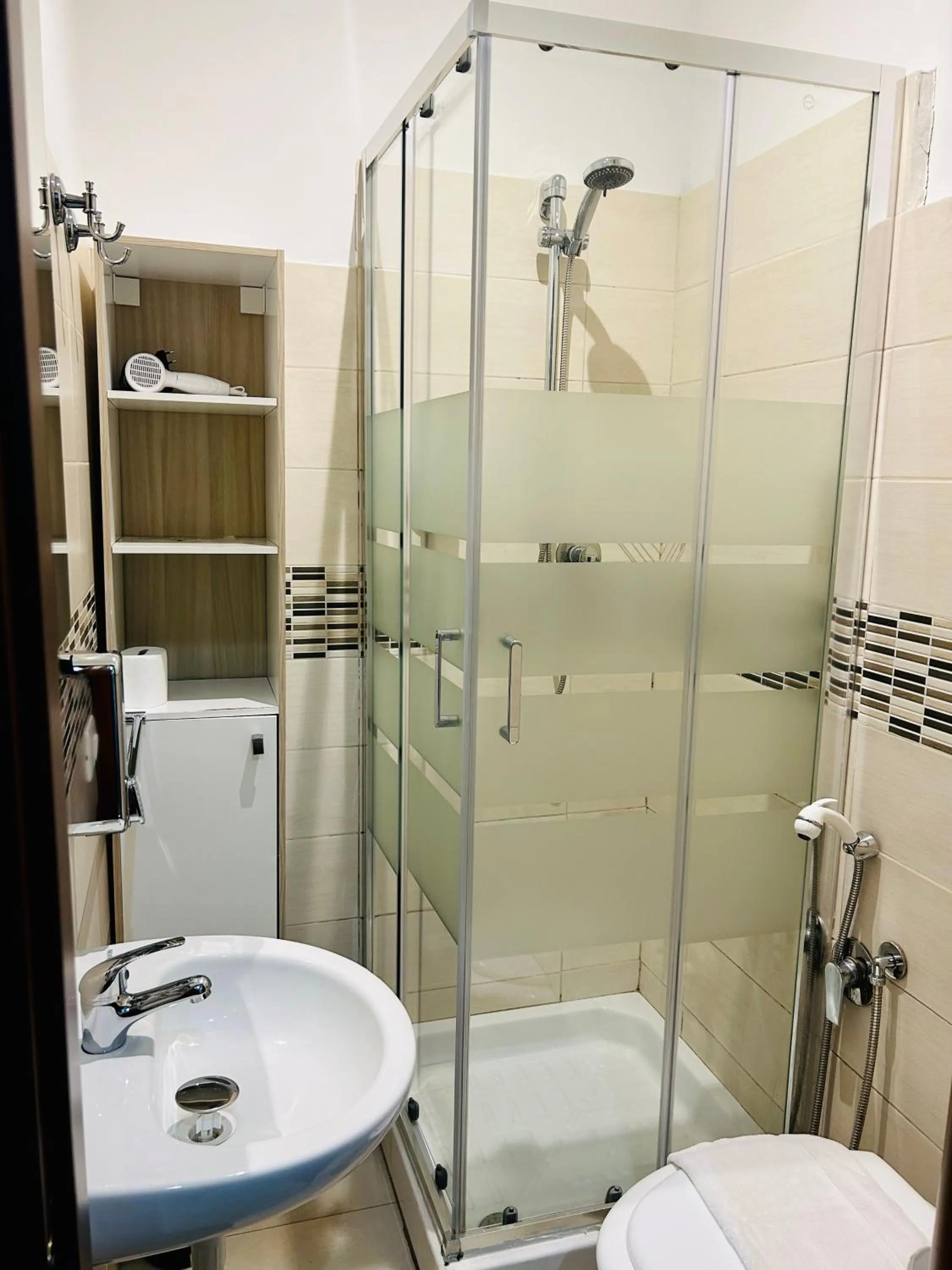 Bathroom in ImeraRooms