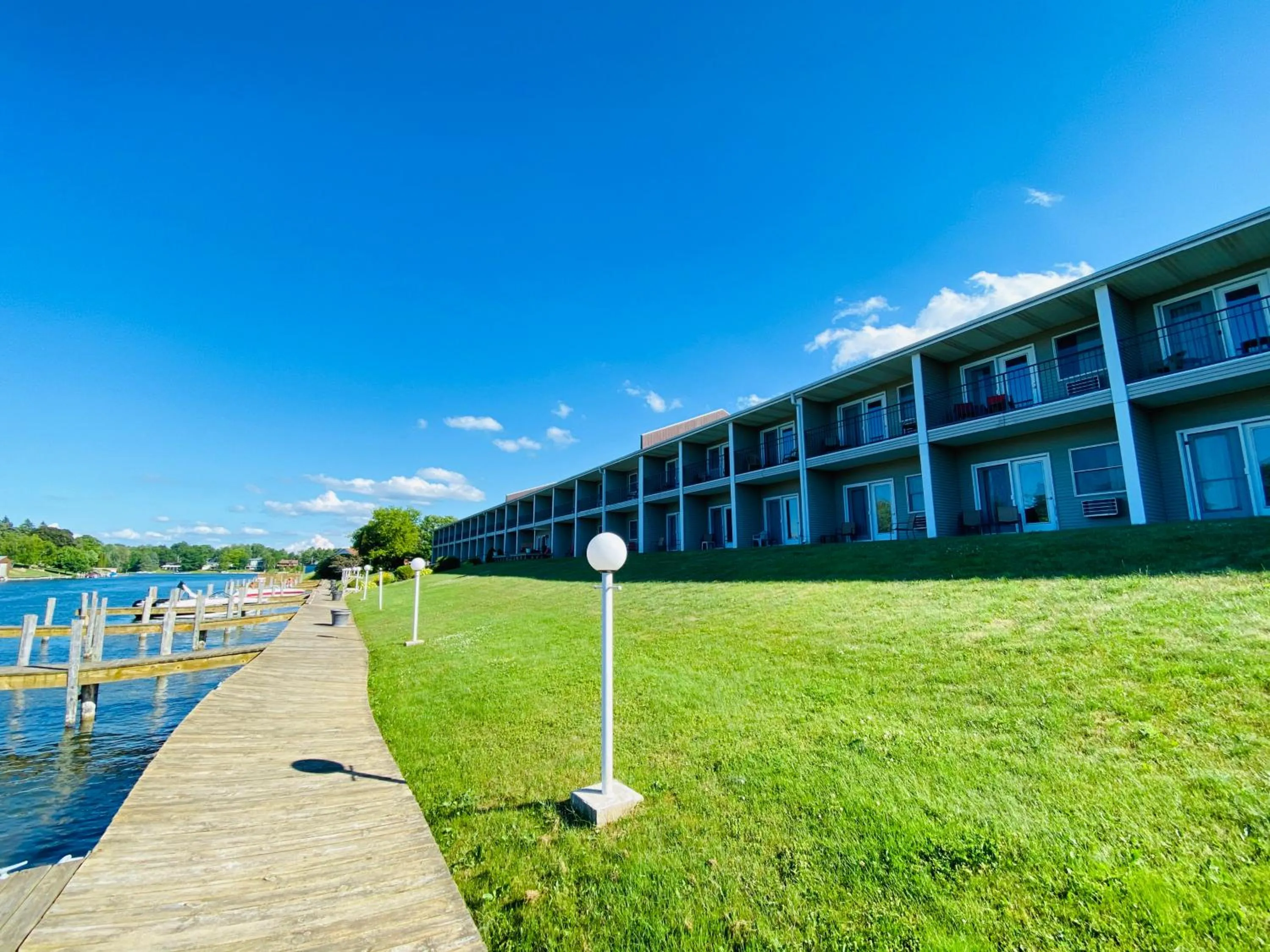 Fleetwood Inn Suites