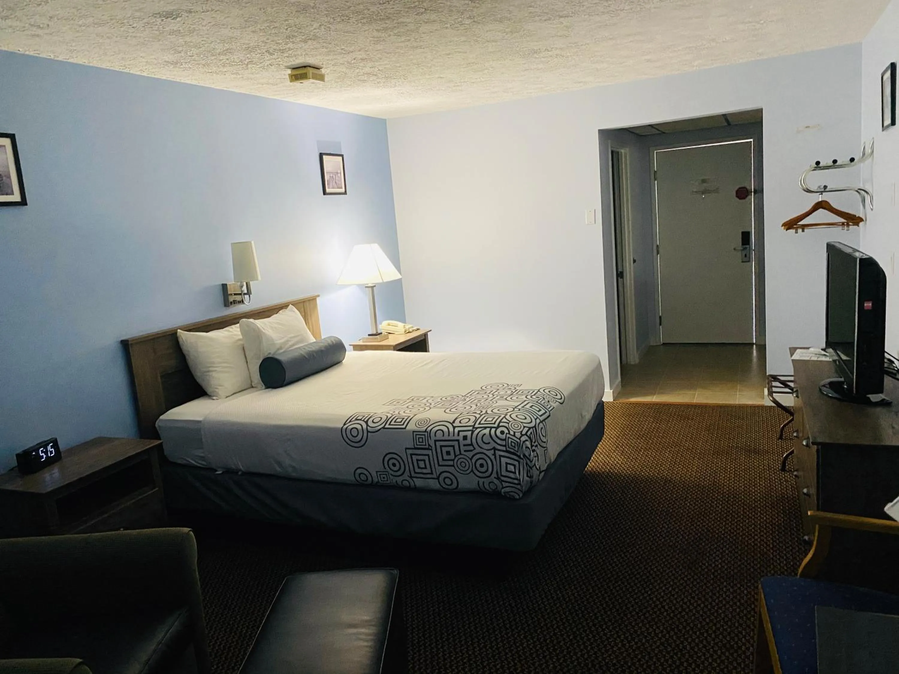 Fleetwood Inn Suites