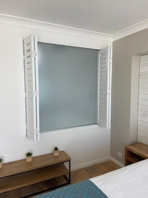 Bedroom, Bed in Ocean Front Motel