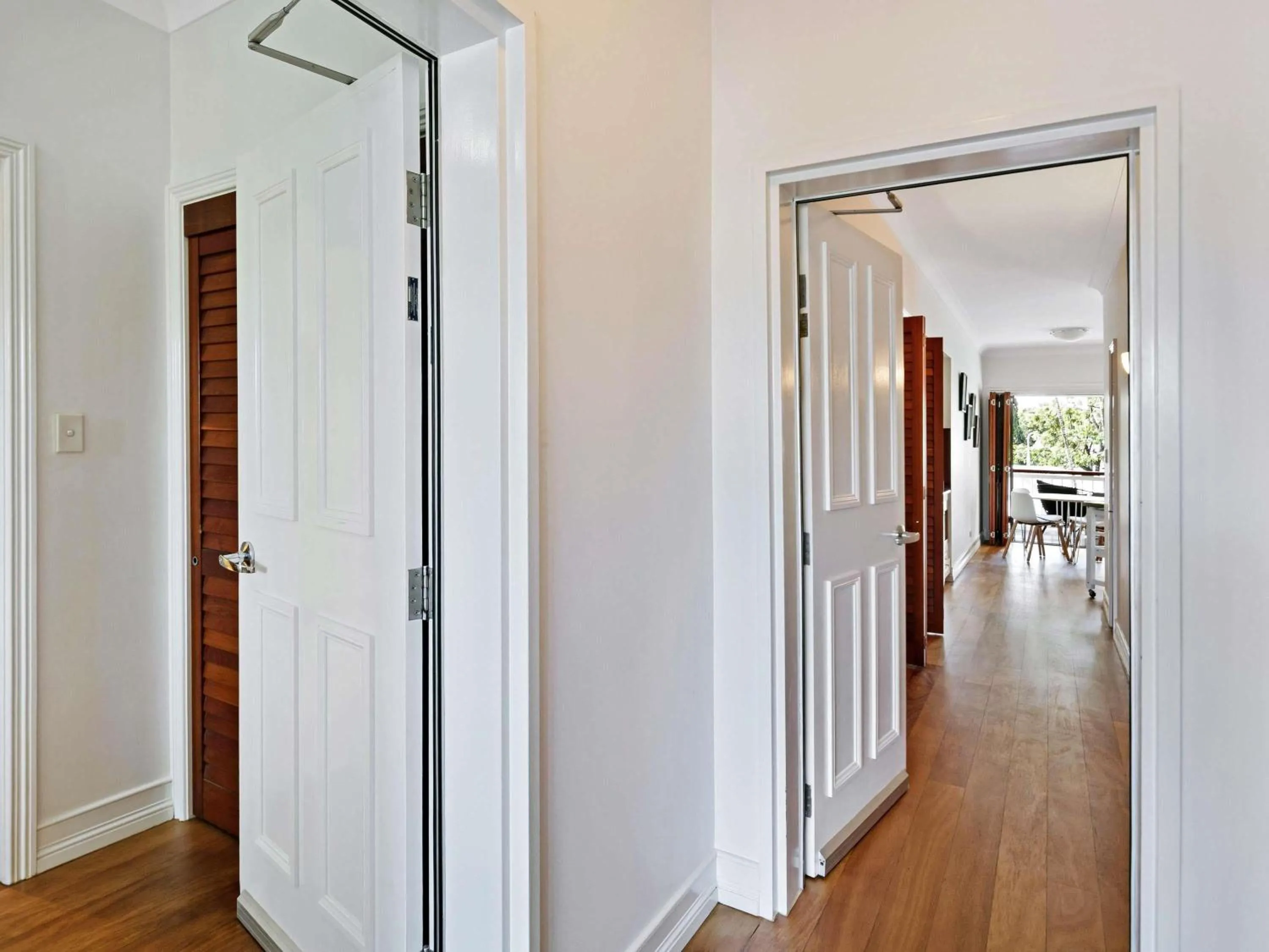 Bedroom in Mantra on the Inlet