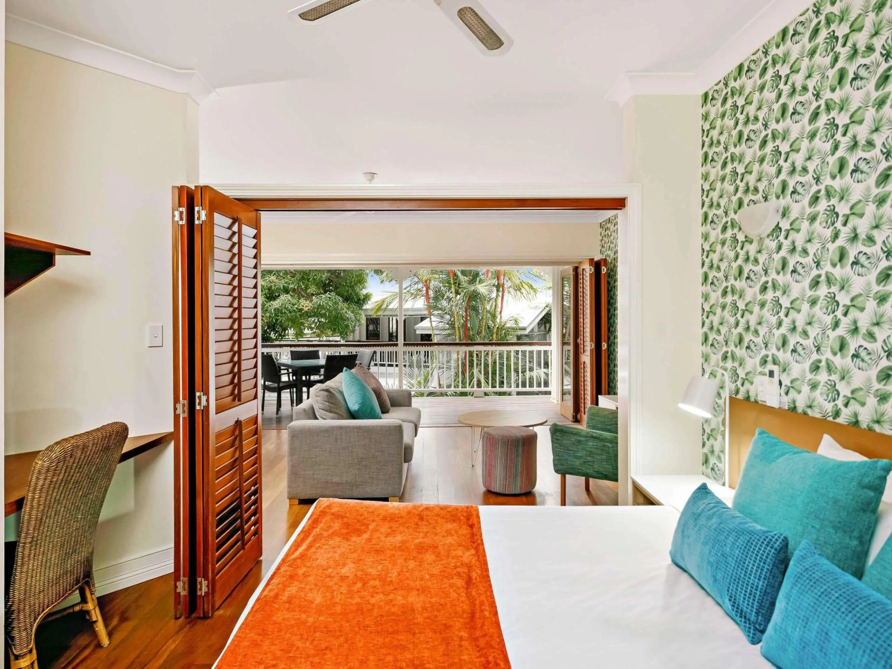 Bedroom, Bed in Mantra on the Inlet